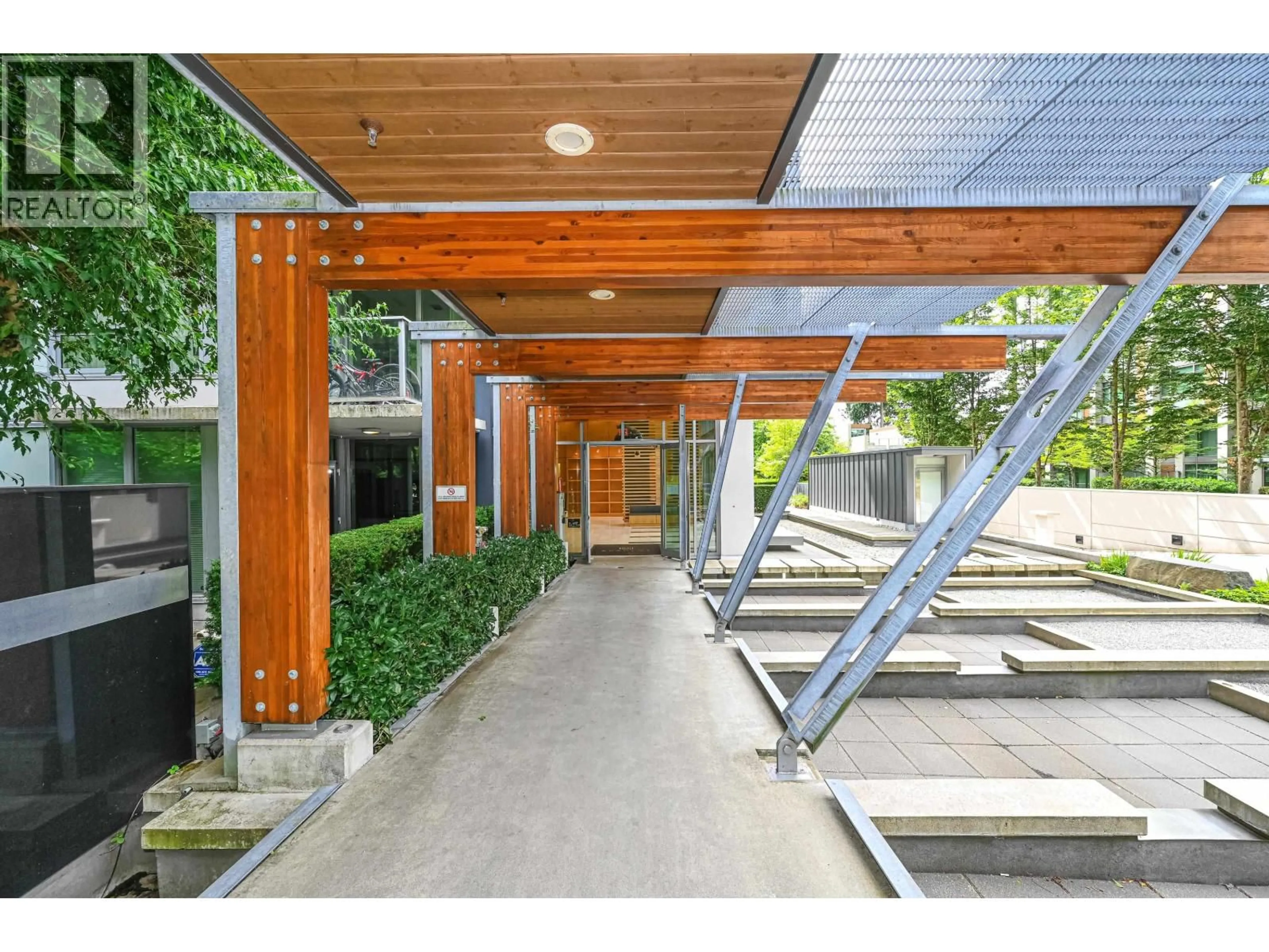 Indoor foyer for 607 - 5728 BERTON AVENUE, Vancouver British Columbia V6S0E5
