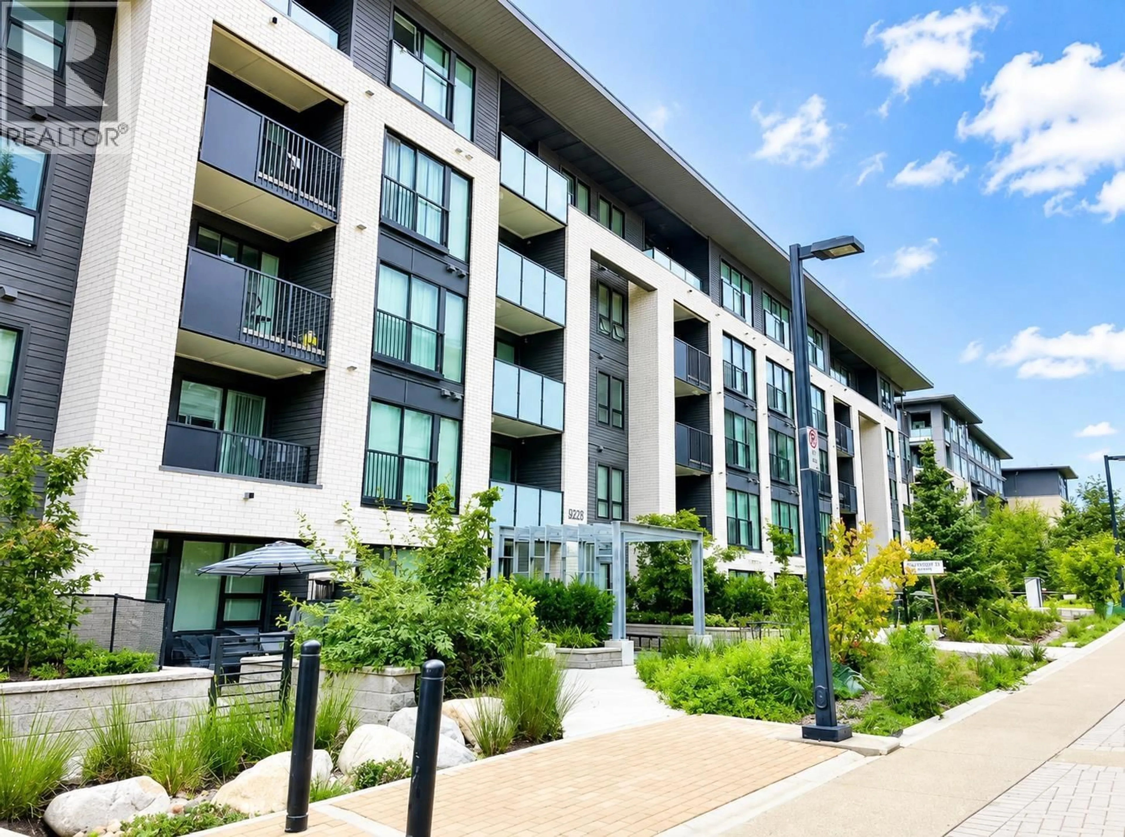 Patio, street for 201 - 9228 SLOPES MEWS, Burnaby British Columbia V5A0E9