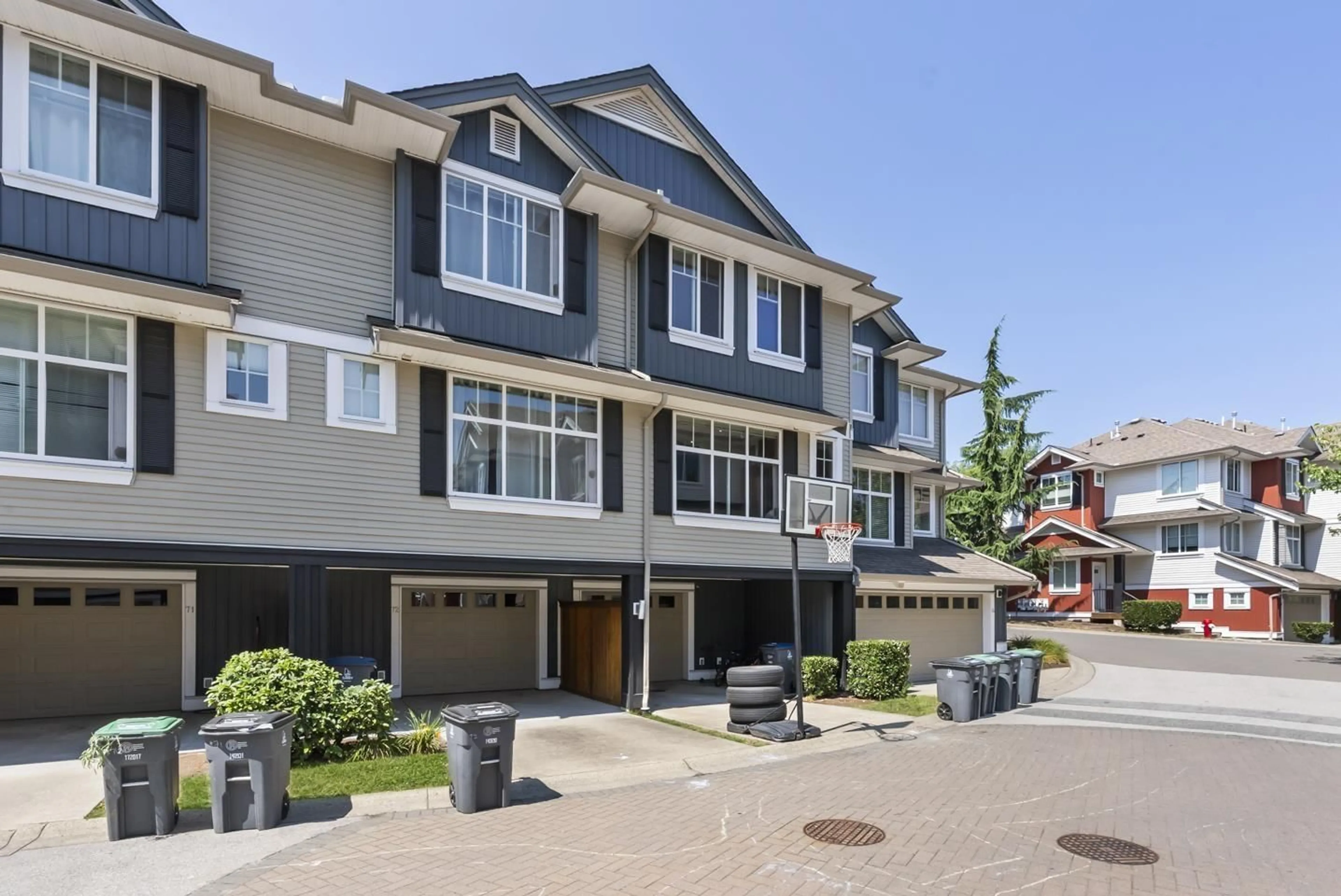 Home with vinyl exterior material, street for 73 - 6956 193 STREET, Surrey British Columbia V4N6E7