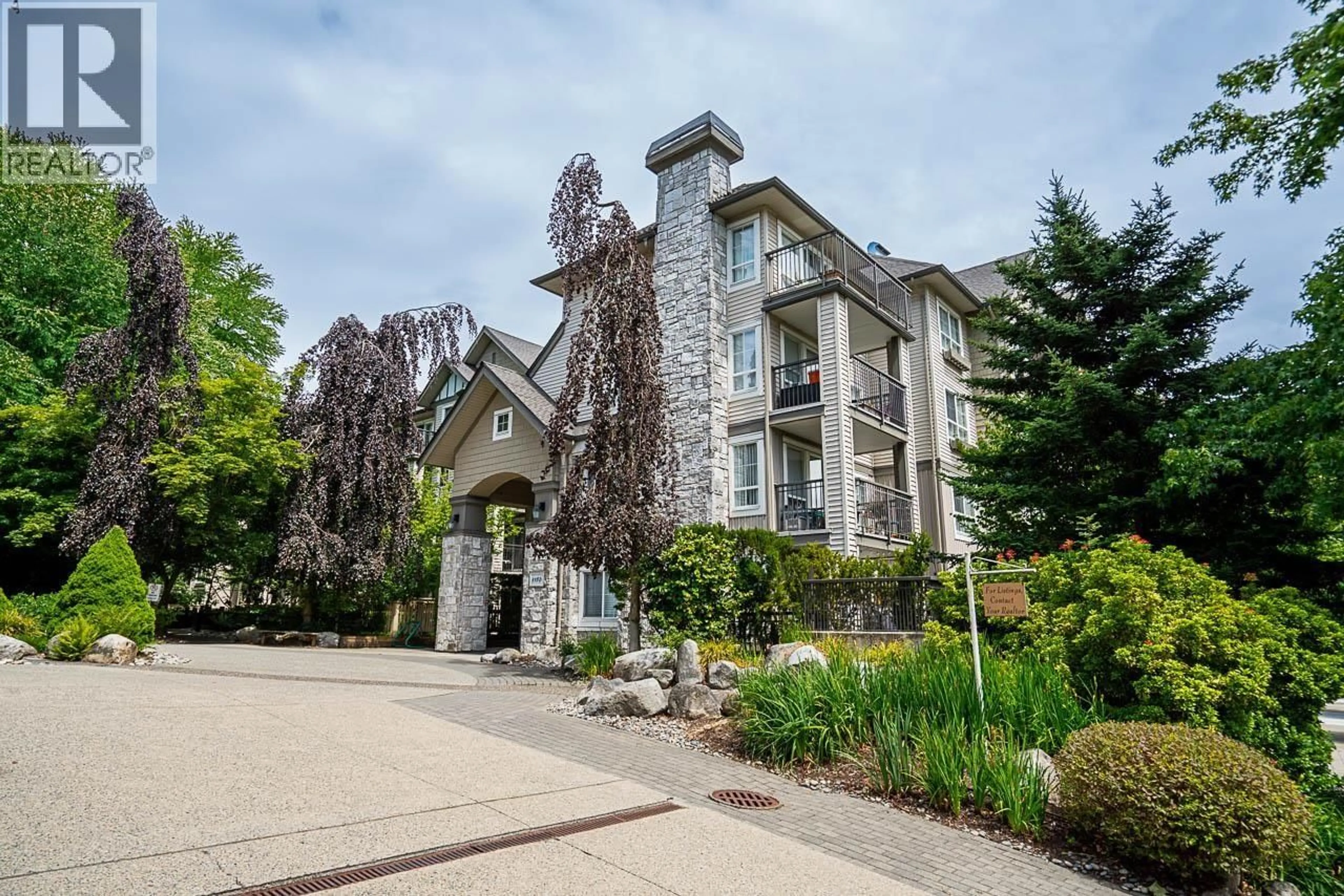 Patio, unknown for 112 - 1150 29TH STREET, North Vancouver British Columbia V7K3E2