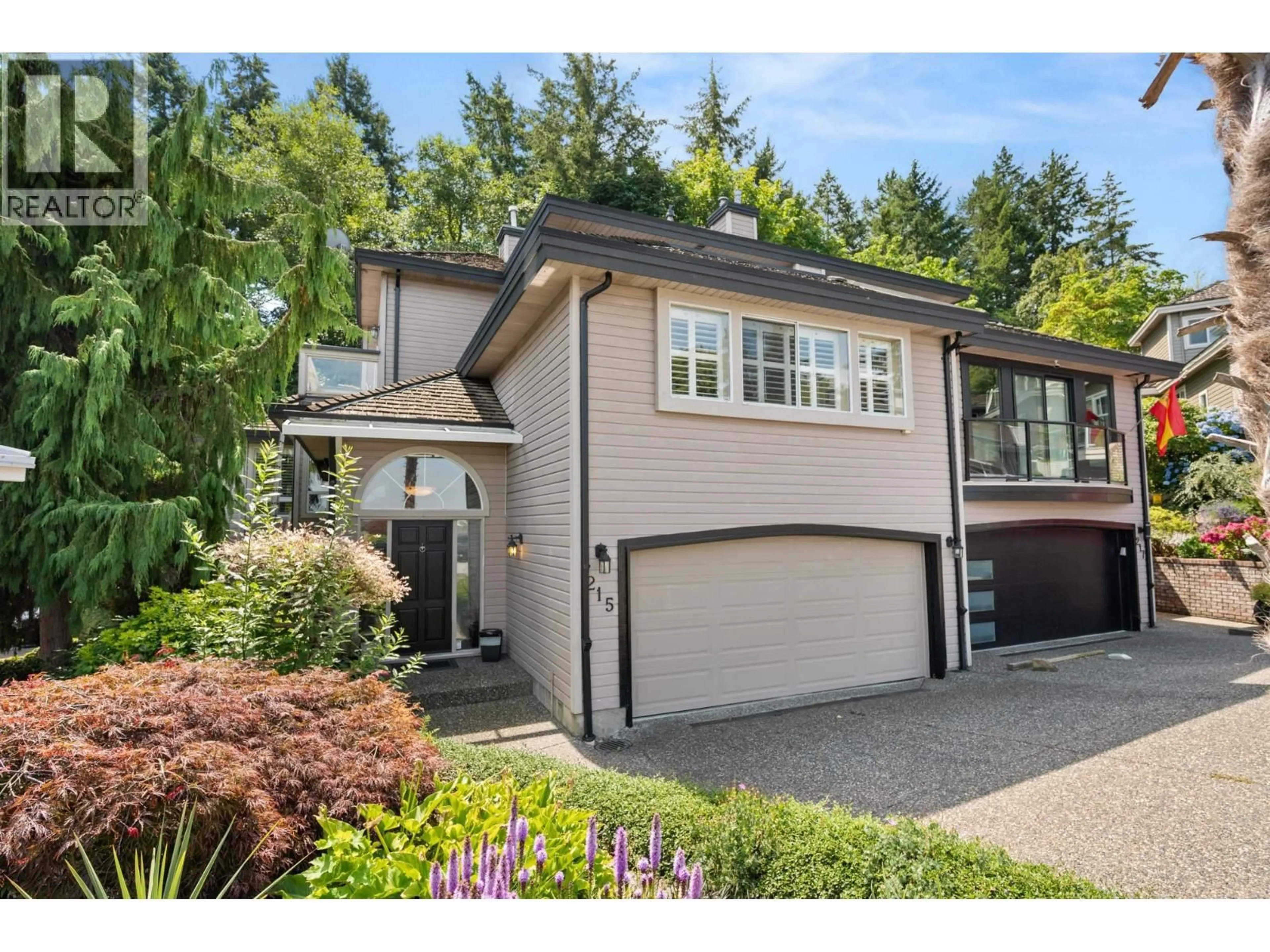 Home with vinyl exterior material, street for 215 MORNINGSIDE DRIVE, Tsawwassen British Columbia V4L2M3