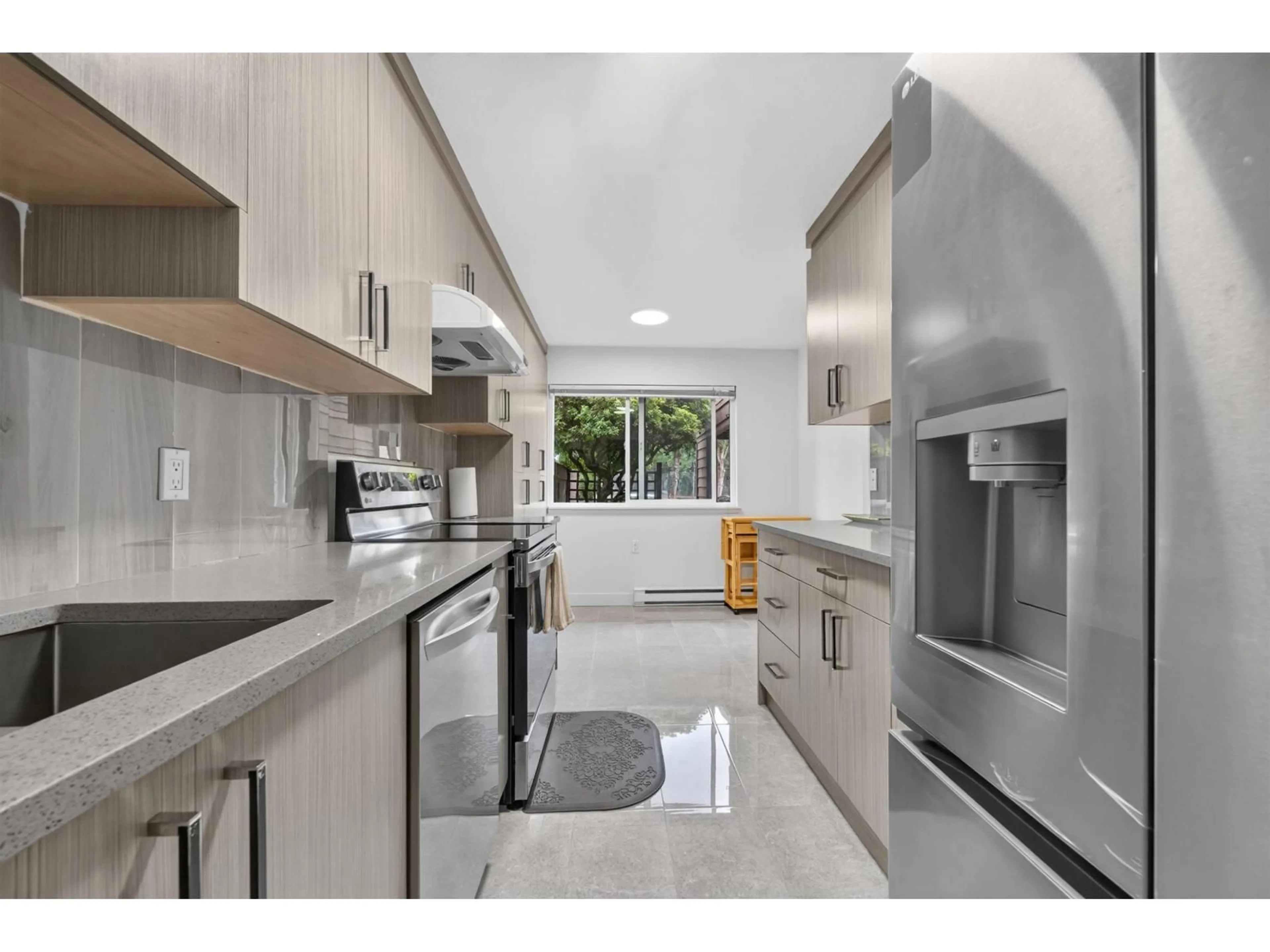 Unknown for 121 - 9467 PRINCE CHARLES BOULEVARD, Surrey British Columbia V3V7G1