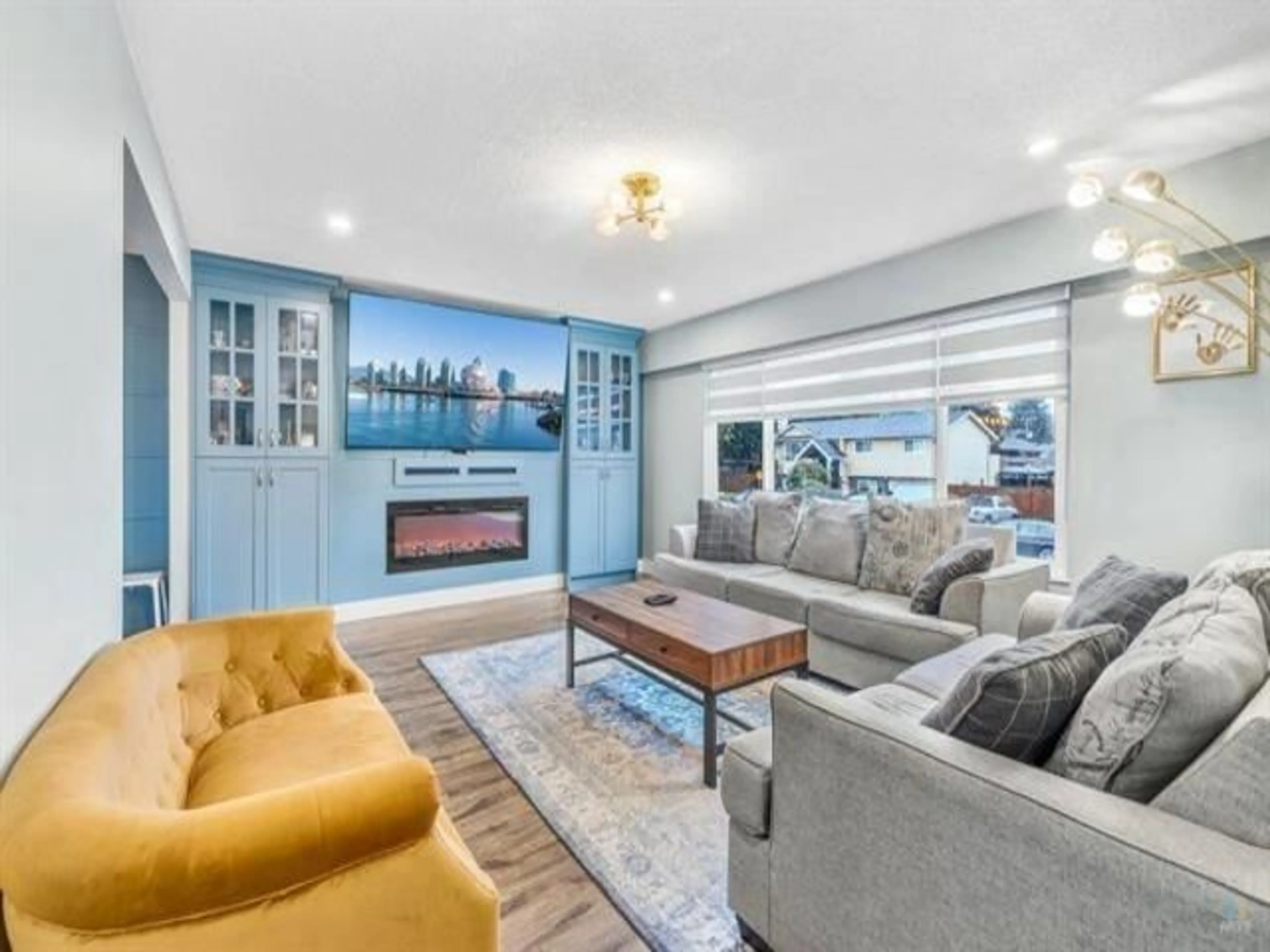 Living room with furniture, unknown for 11573 73A AVENUE, Delta British Columbia V4C6Y5