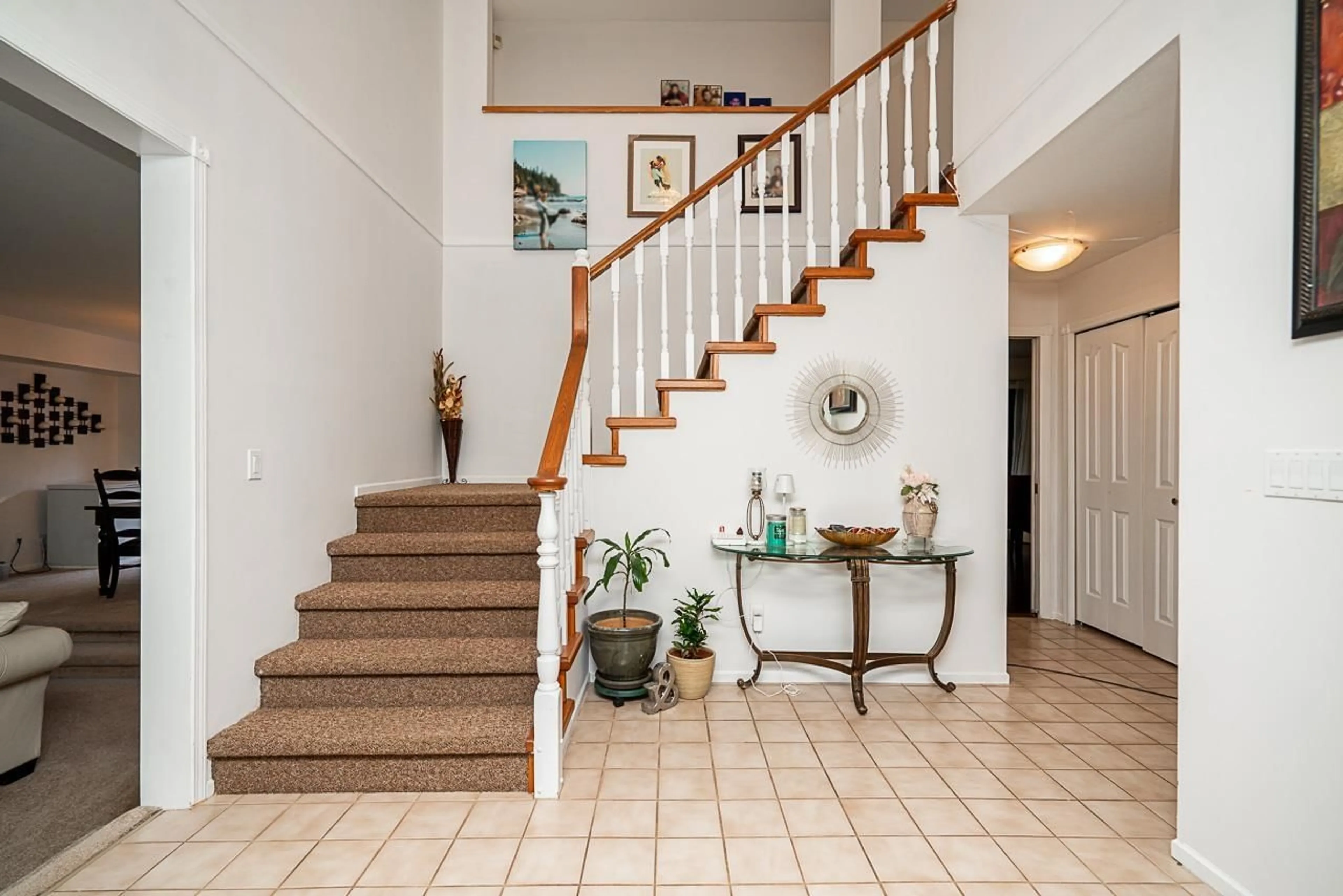 Indoor entryway for 9317 188 STREET, Surrey British Columbia V4N3V1