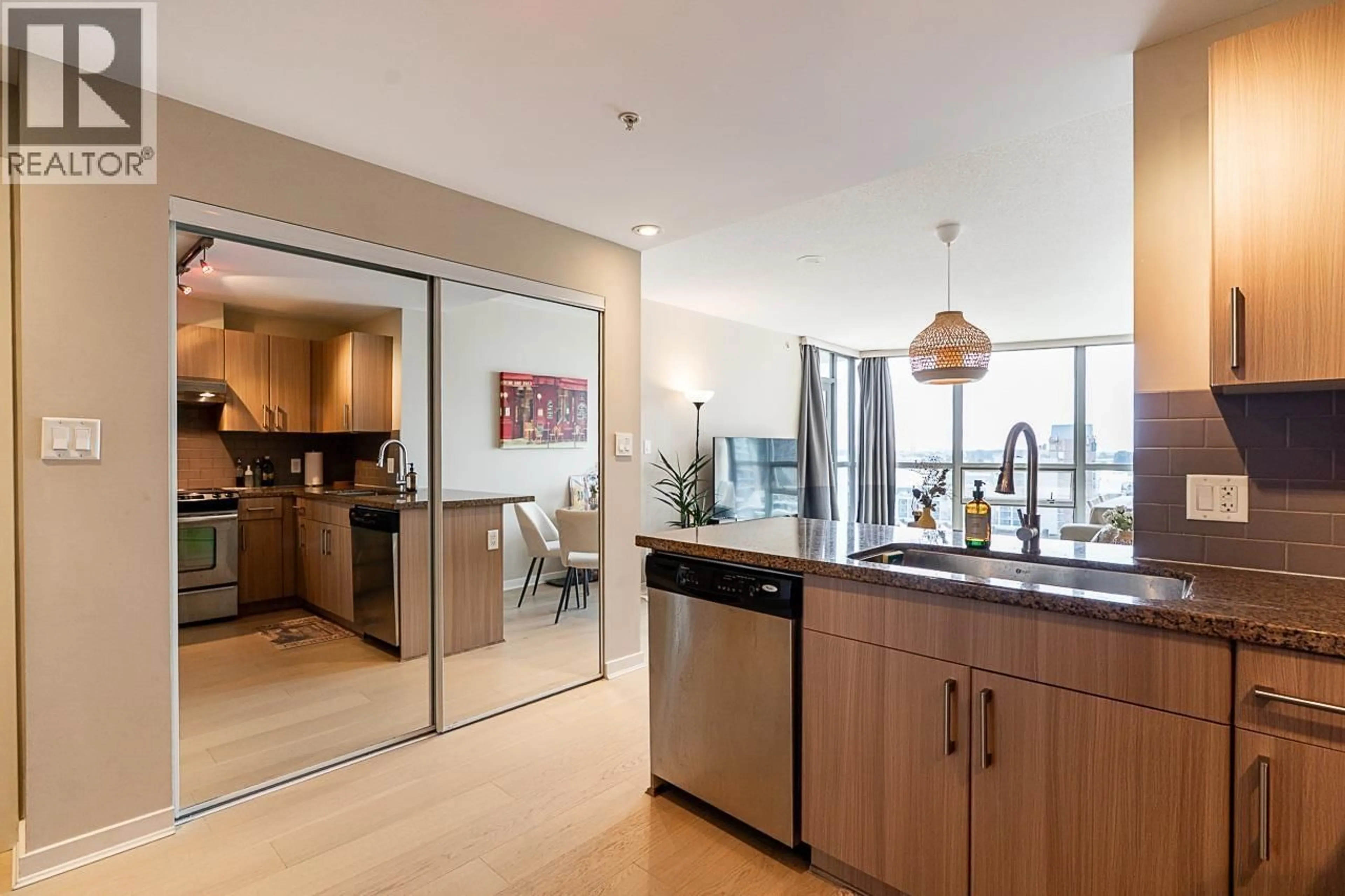 Open concept kitchen, unknown for 1410 - 14 BEGBIE STREET, New Westminster British Columbia V3M0C4
