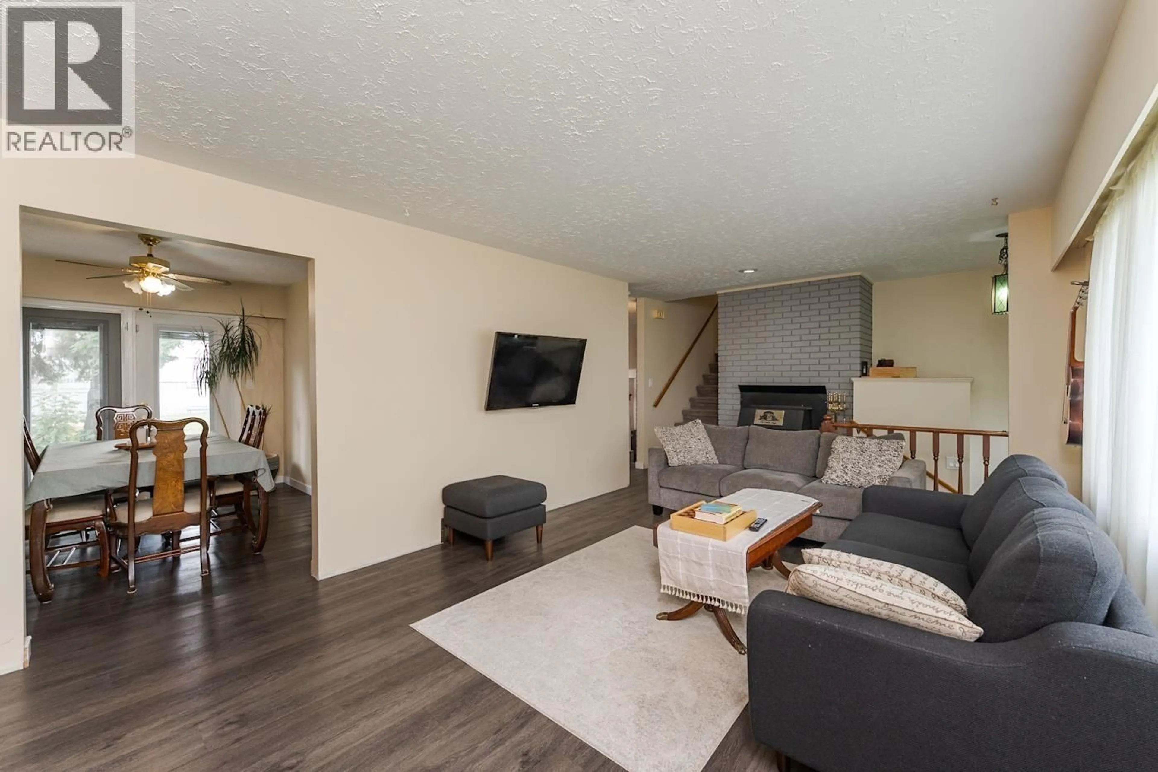 Living room with furniture, unknown for 1123 CHILAKO AVENUE, Prince George British Columbia V2M3Y5