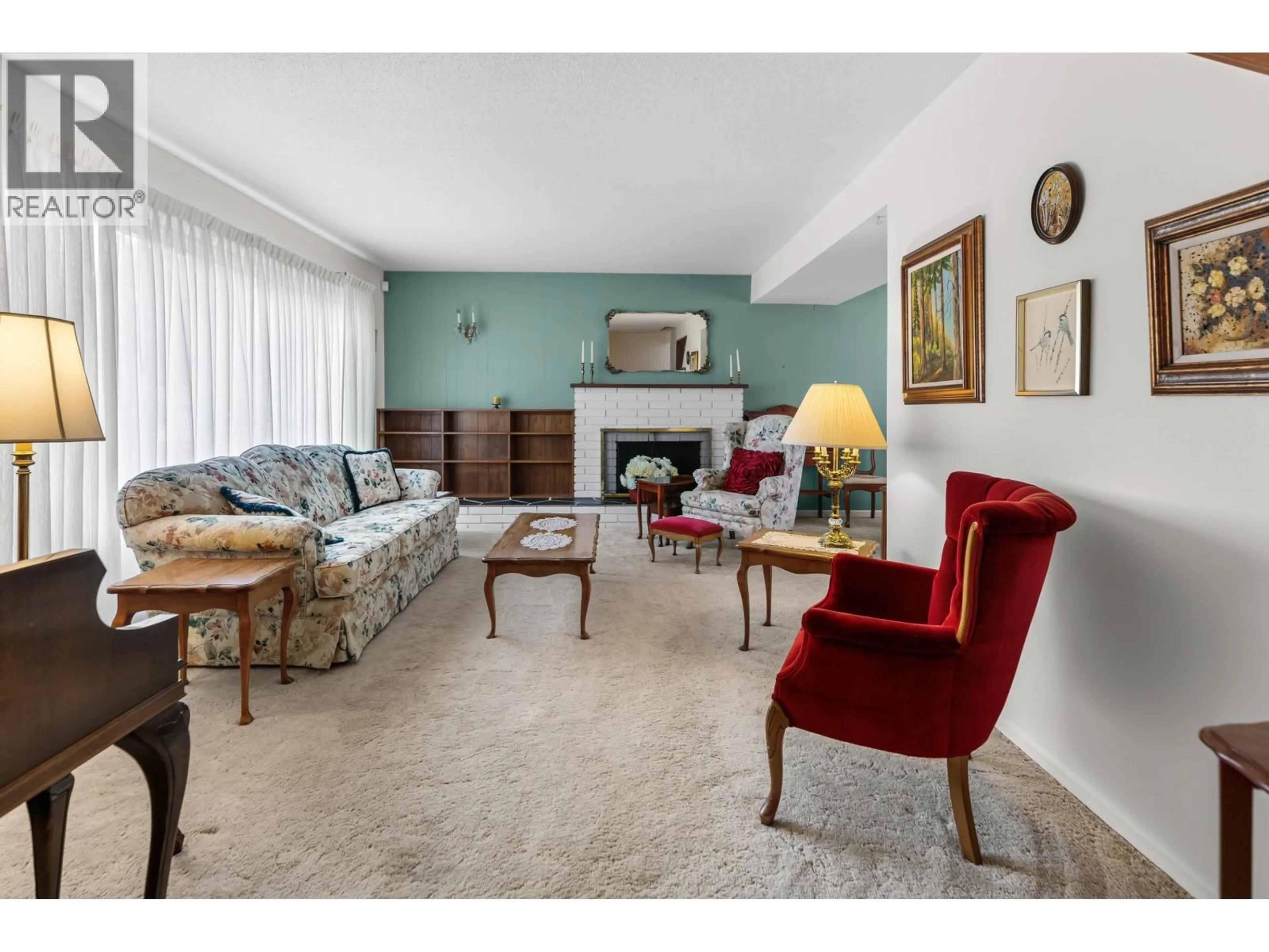 Living room with furniture, unknown for 1960 GARDEN DRIVE, Prince George British Columbia V2M2V8
