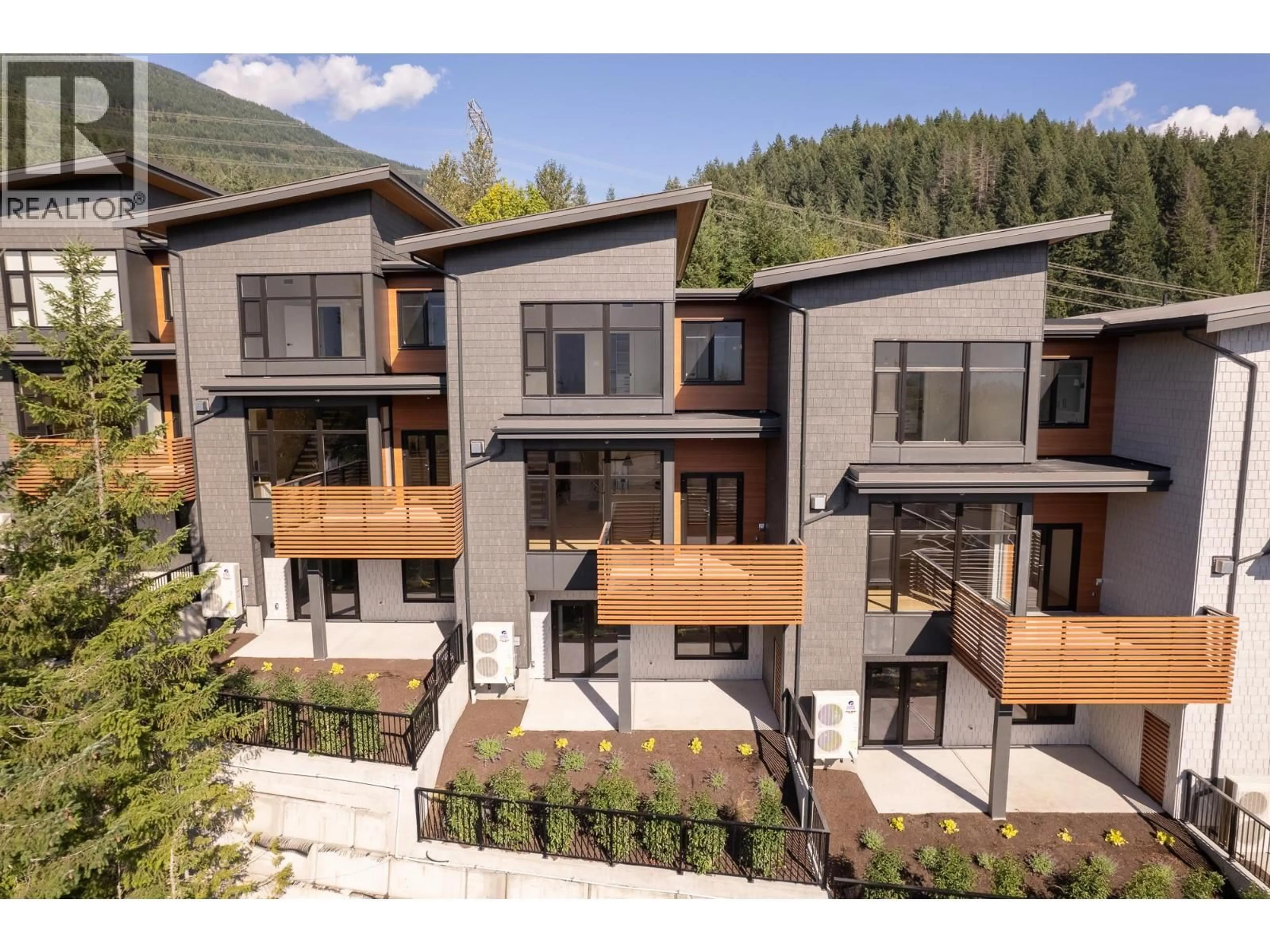 Unknown for 11 - 3407 MAMQUAM ROAD, Squamish British Columbia V8B1E4