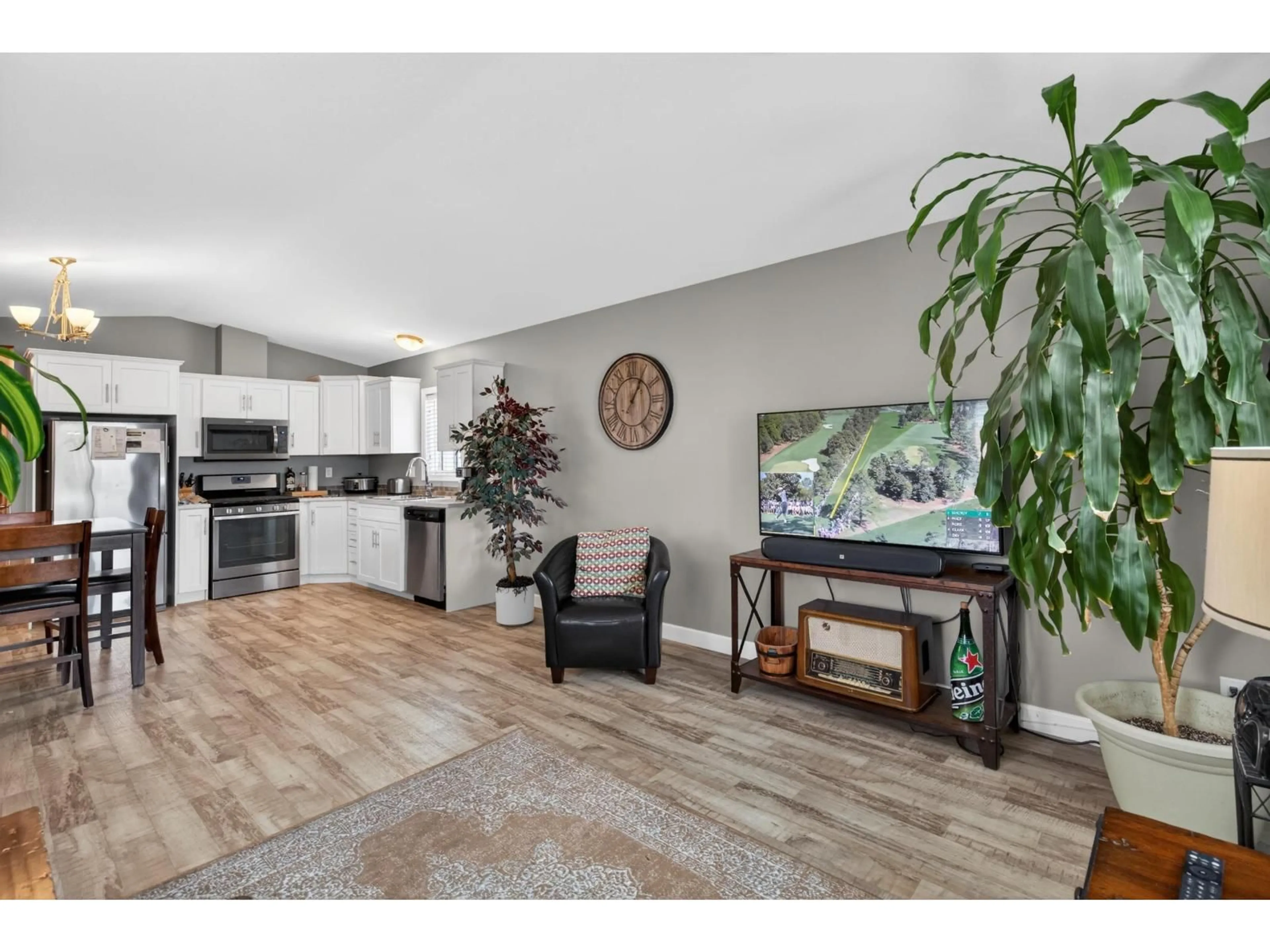 Open concept kitchen, wood/laminate floor for 17 - 24330 FRASER HIGHWAY, Langley British Columbia V2Z1N2