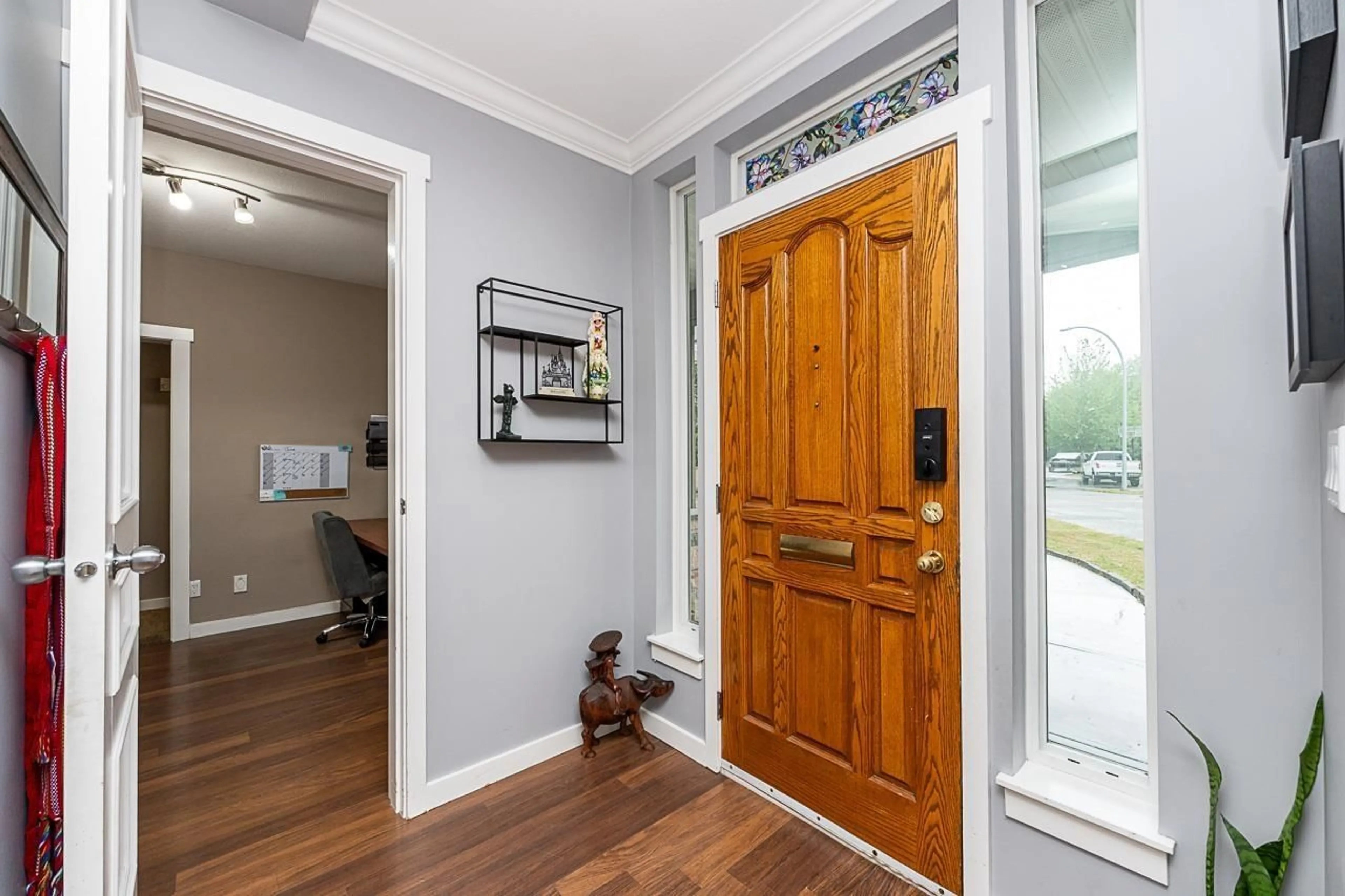 Indoor entryway for 27144 25A AVENUE, Langley British Columbia V4W3N4
