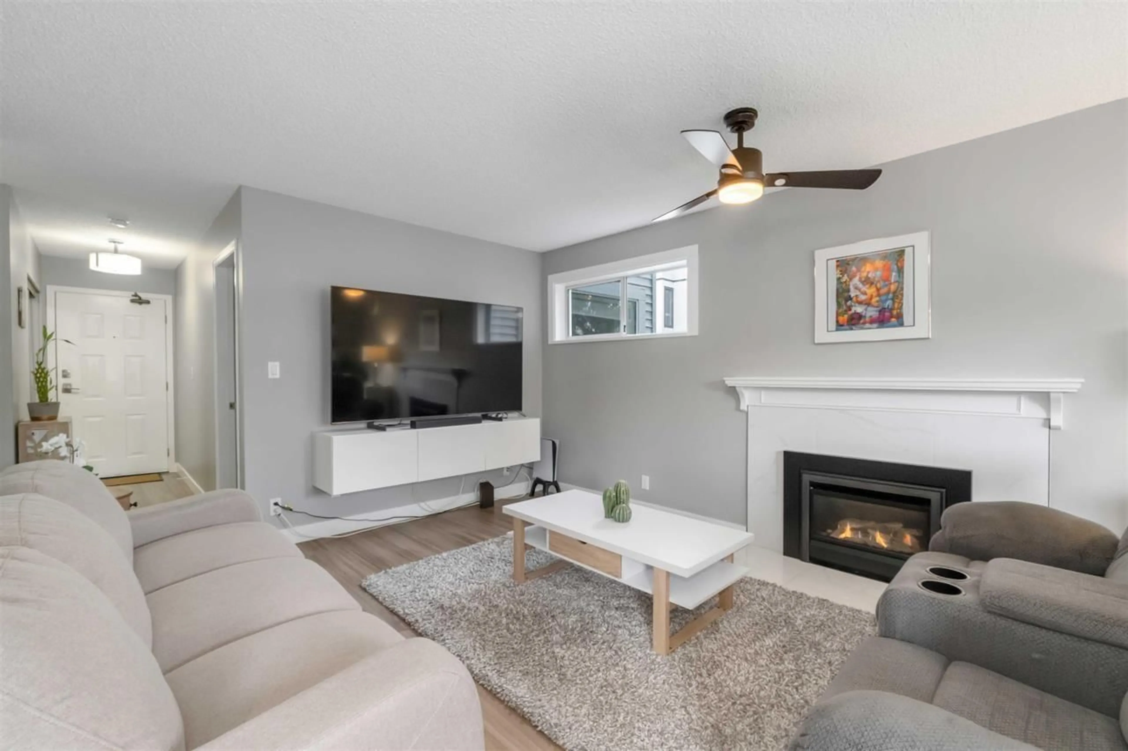 Living room with furniture, unknown for 205 - 1473 BLACKWOOD STREET, White Rock British Columbia V4B3V6