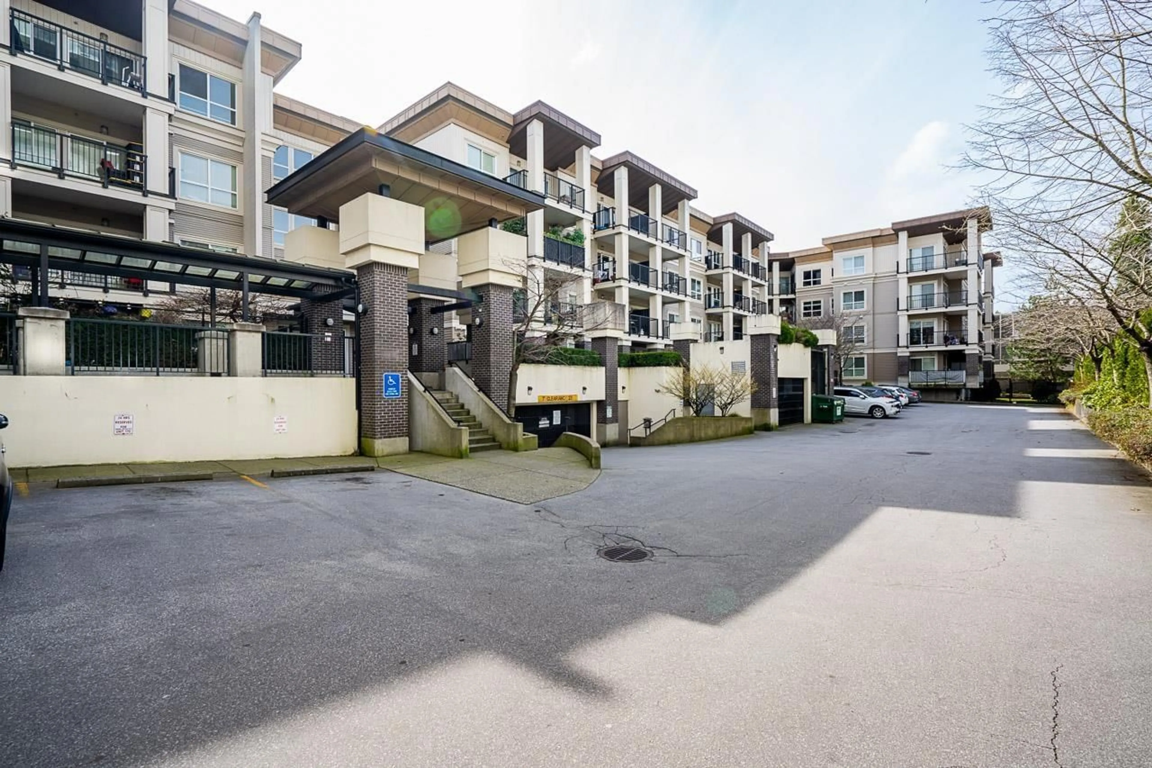 Unknown for 410 - 9655 KING GEORGE BOULEVARD, Surrey British Columbia V3T0C7