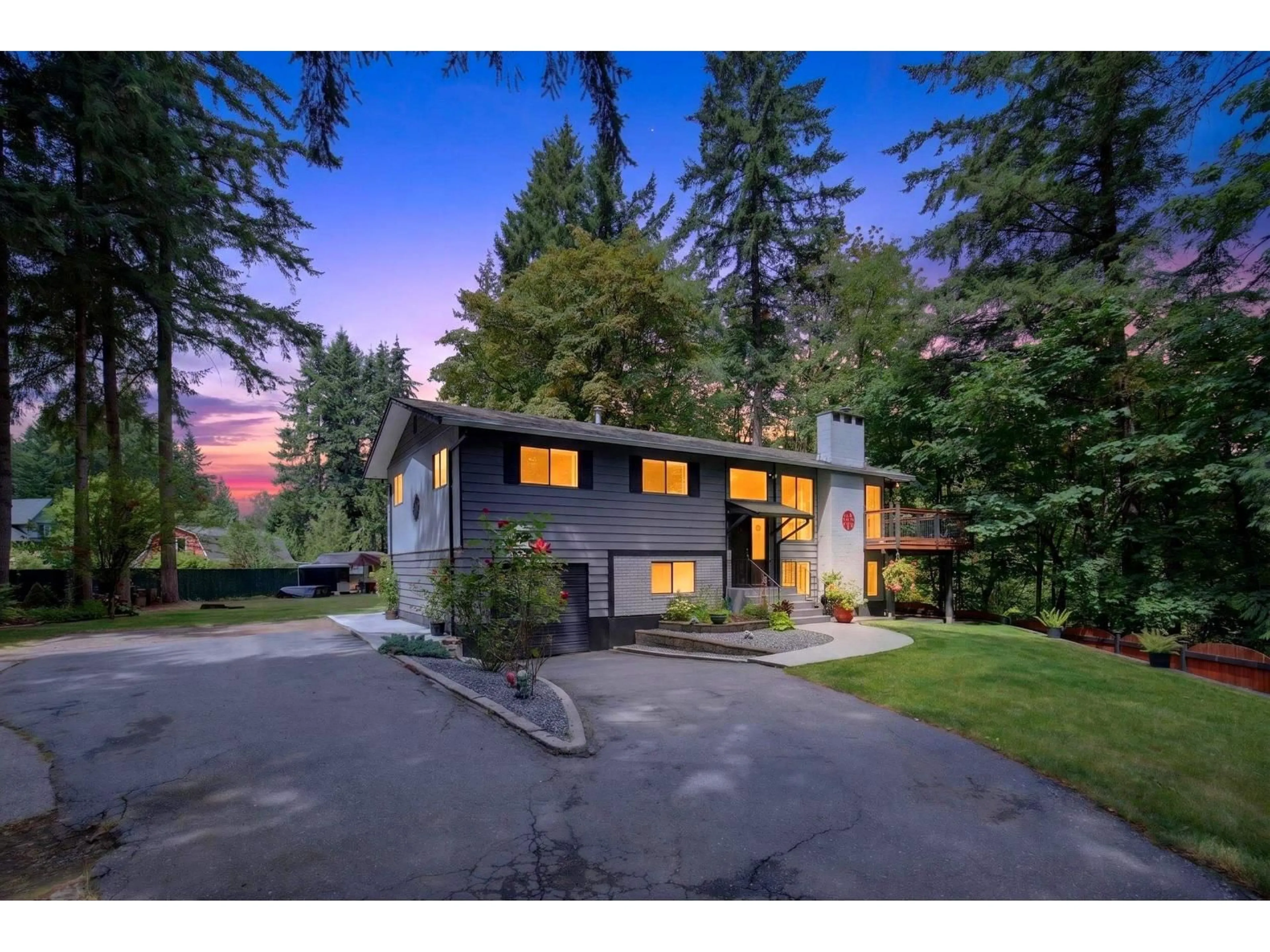 A pic from outside/outdoor area/front of a property/back of a property/a pic from drone, unknown for 24299 55 AVENUE, Langley British Columbia V3A7N6