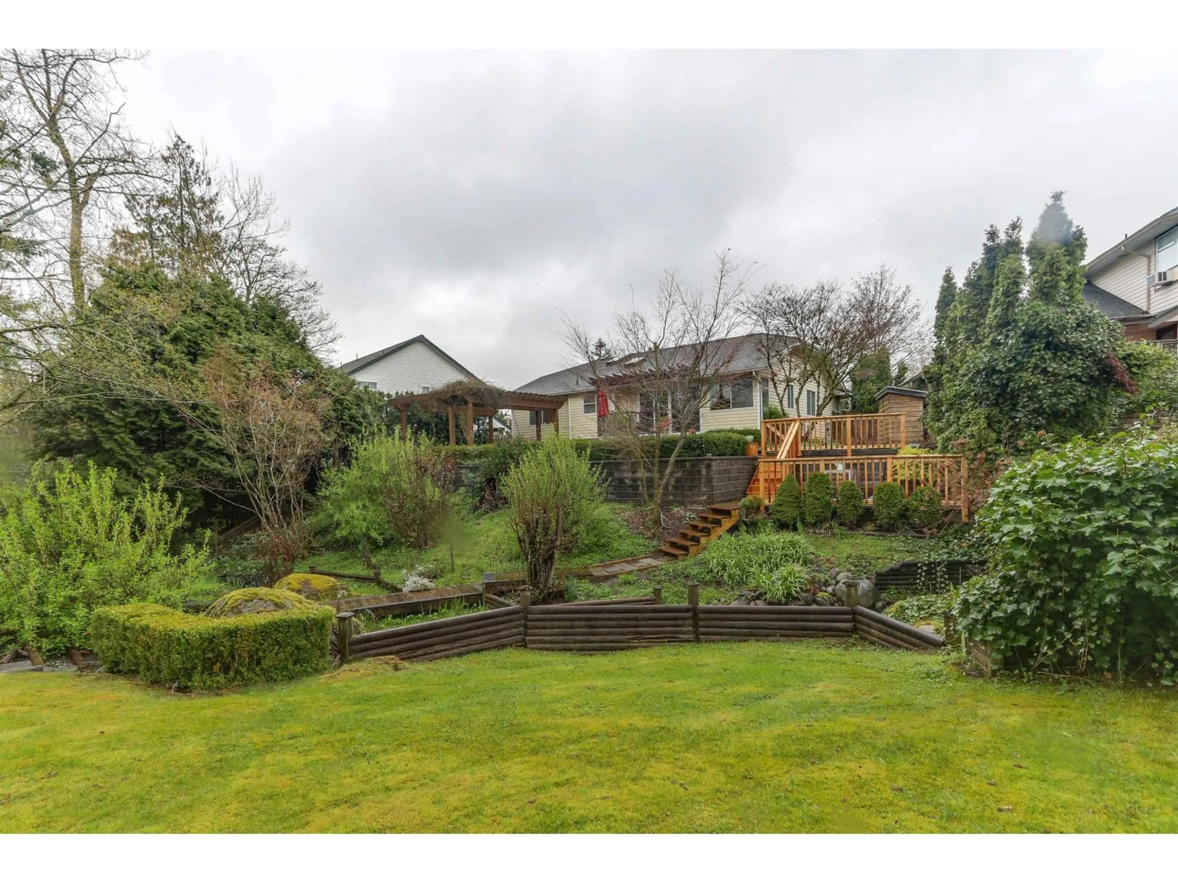 A pic from outside/outdoor area/front of a property/back of a property/a pic from drone, unknown for 18118 CLAYTONWOOD CRESCENT, Surrey British Columbia V3S7T5