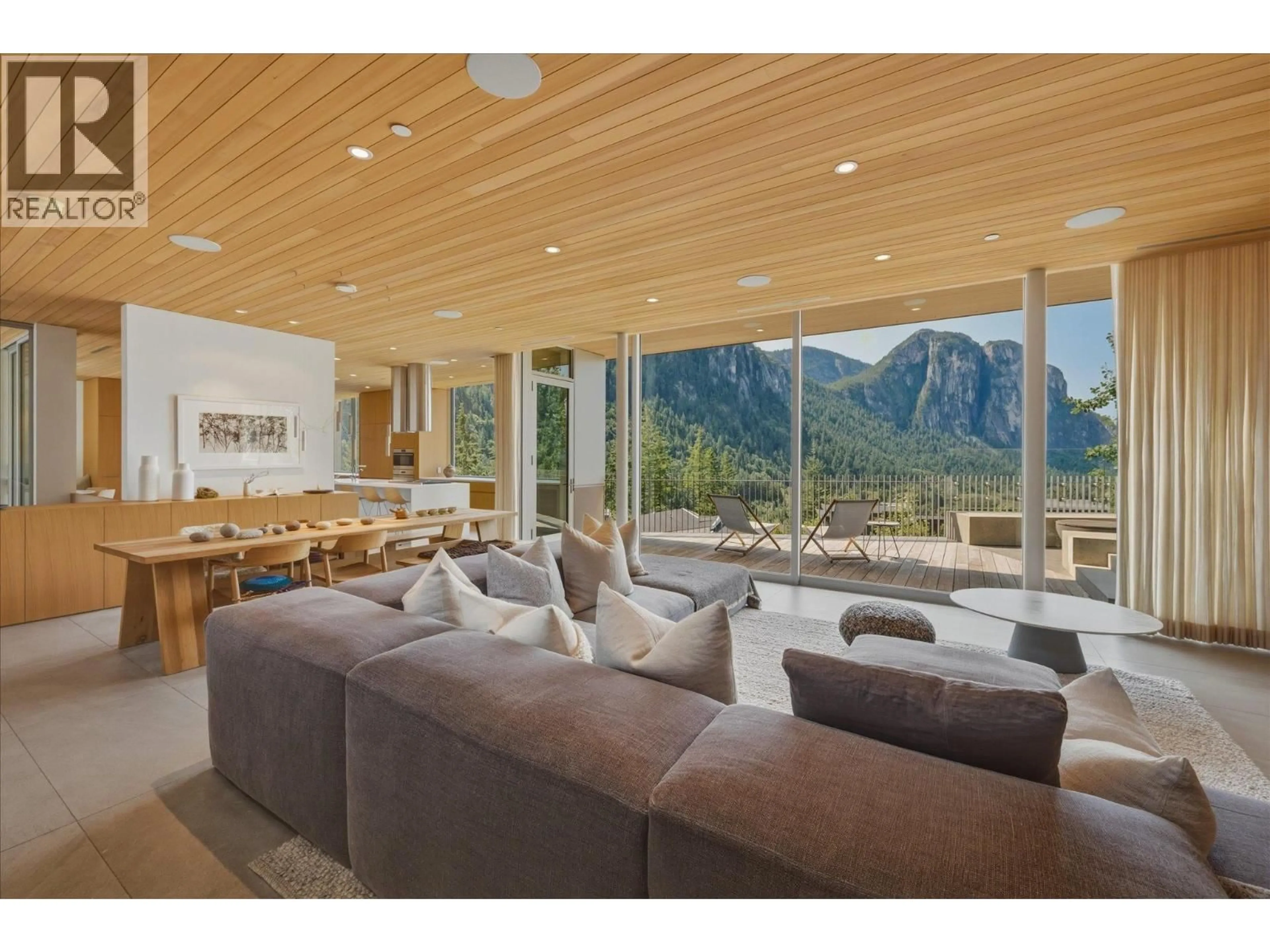Living room with furniture, wood/laminate floor for 38574 HIGH CREEK DRIVE, Squamish British Columbia V8B0T6