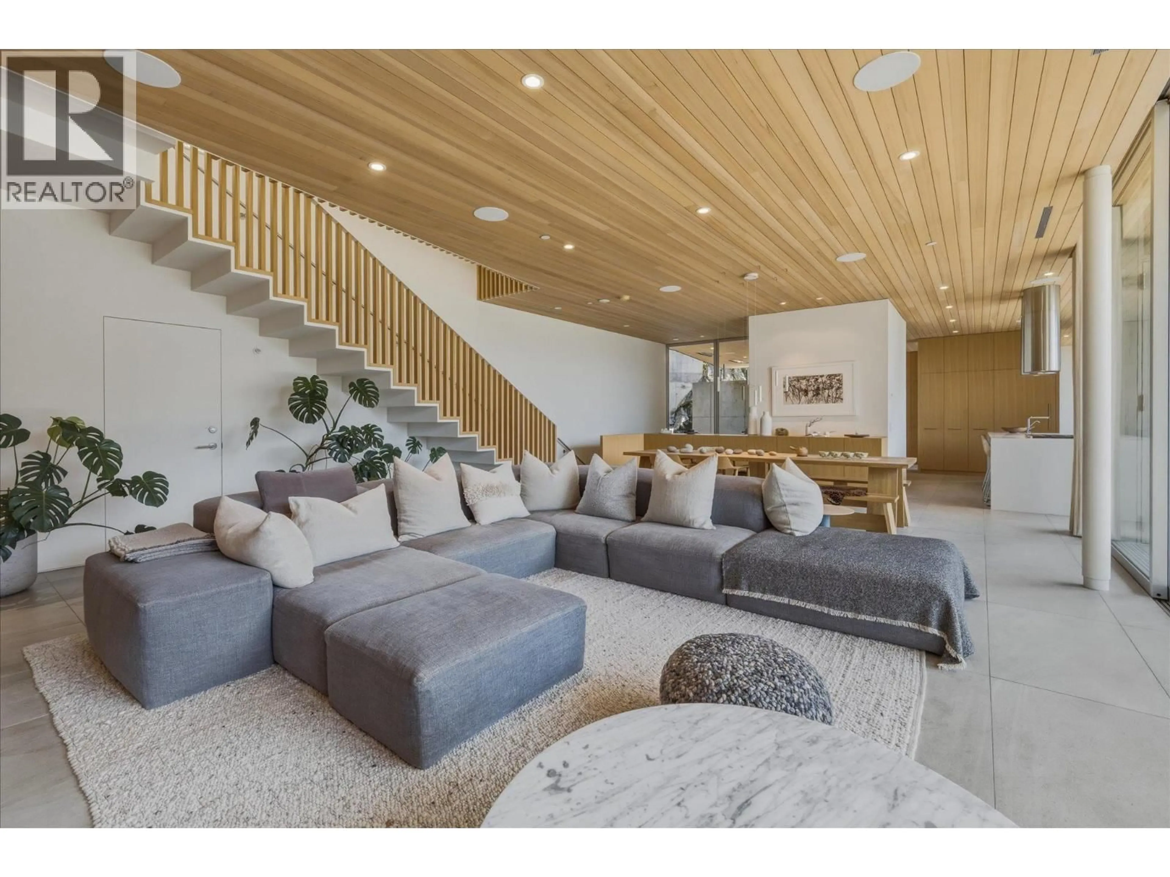 Living room with furniture, unknown for 38574 HIGH CREEK DRIVE, Squamish British Columbia V8B0T6