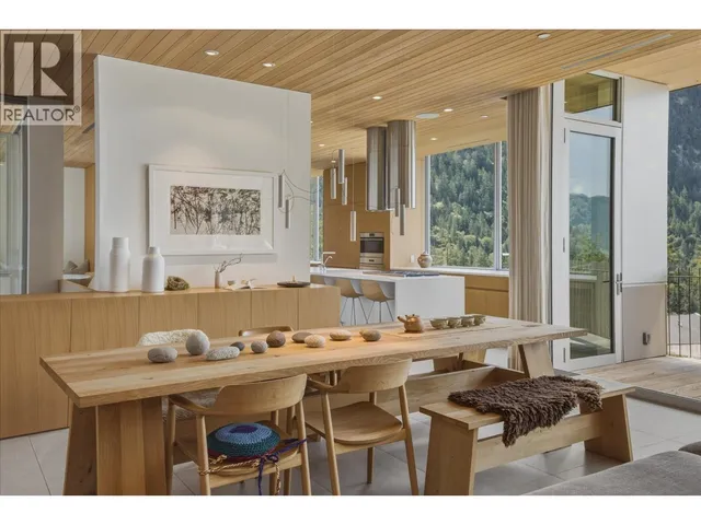38574 HIGH CREEK DRIVE, Squamish 5