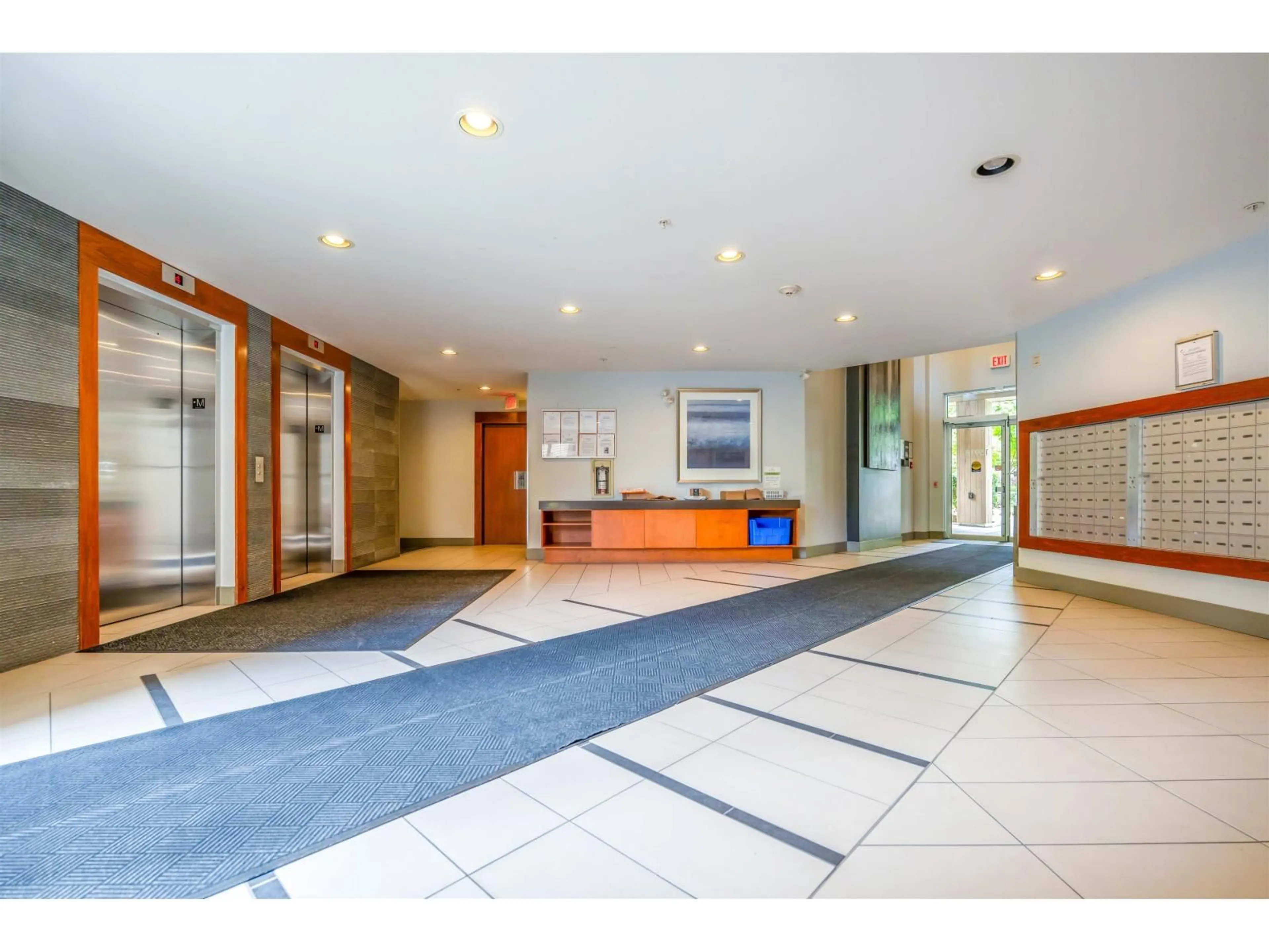 Indoor foyer for 327 - 15918 26 AVENUE, Surrey British Columbia V3S5K3