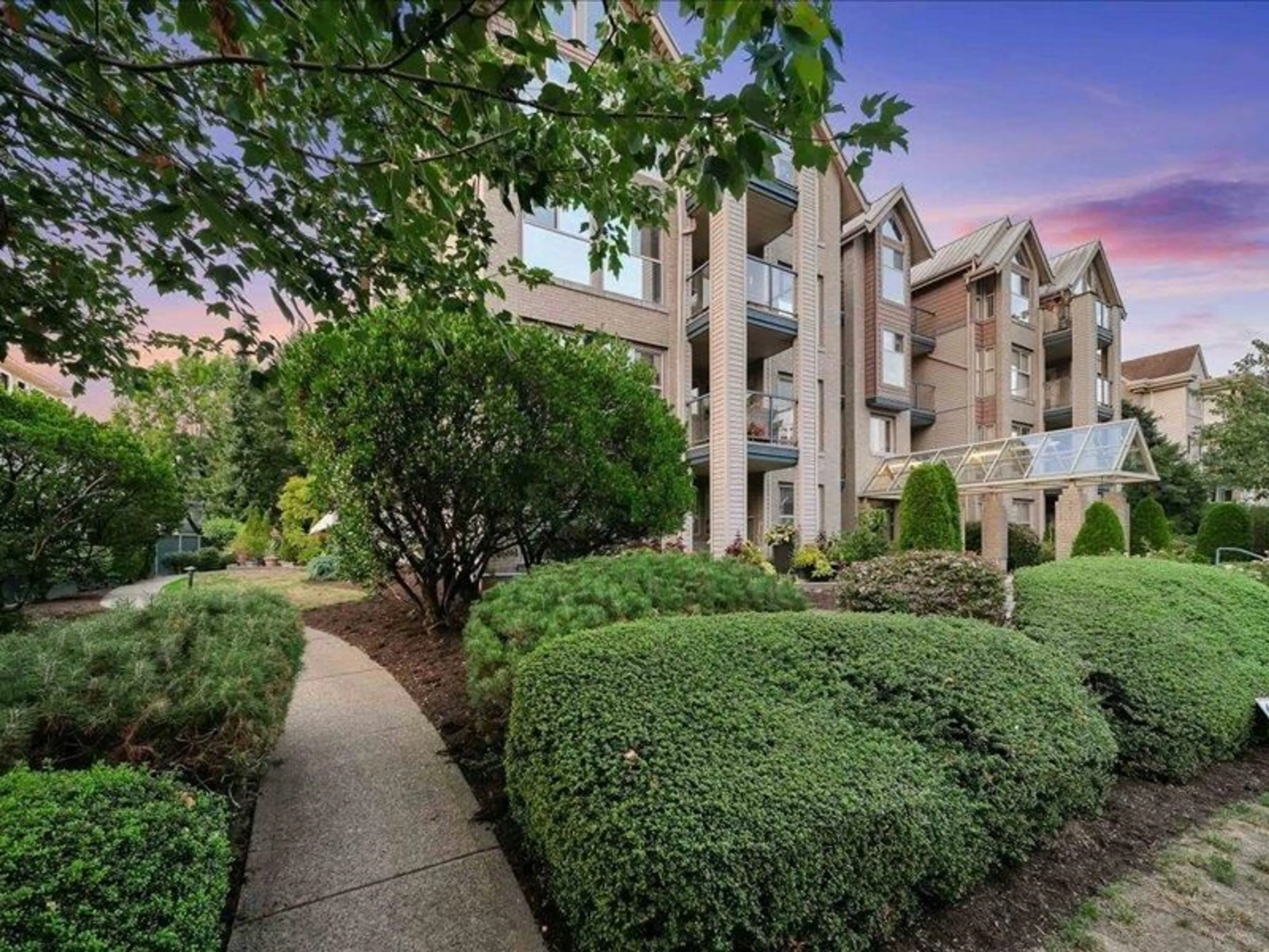 Patio, unknown for 408 - 20237 54 AVENUE, Langley British Columbia V3A3W2