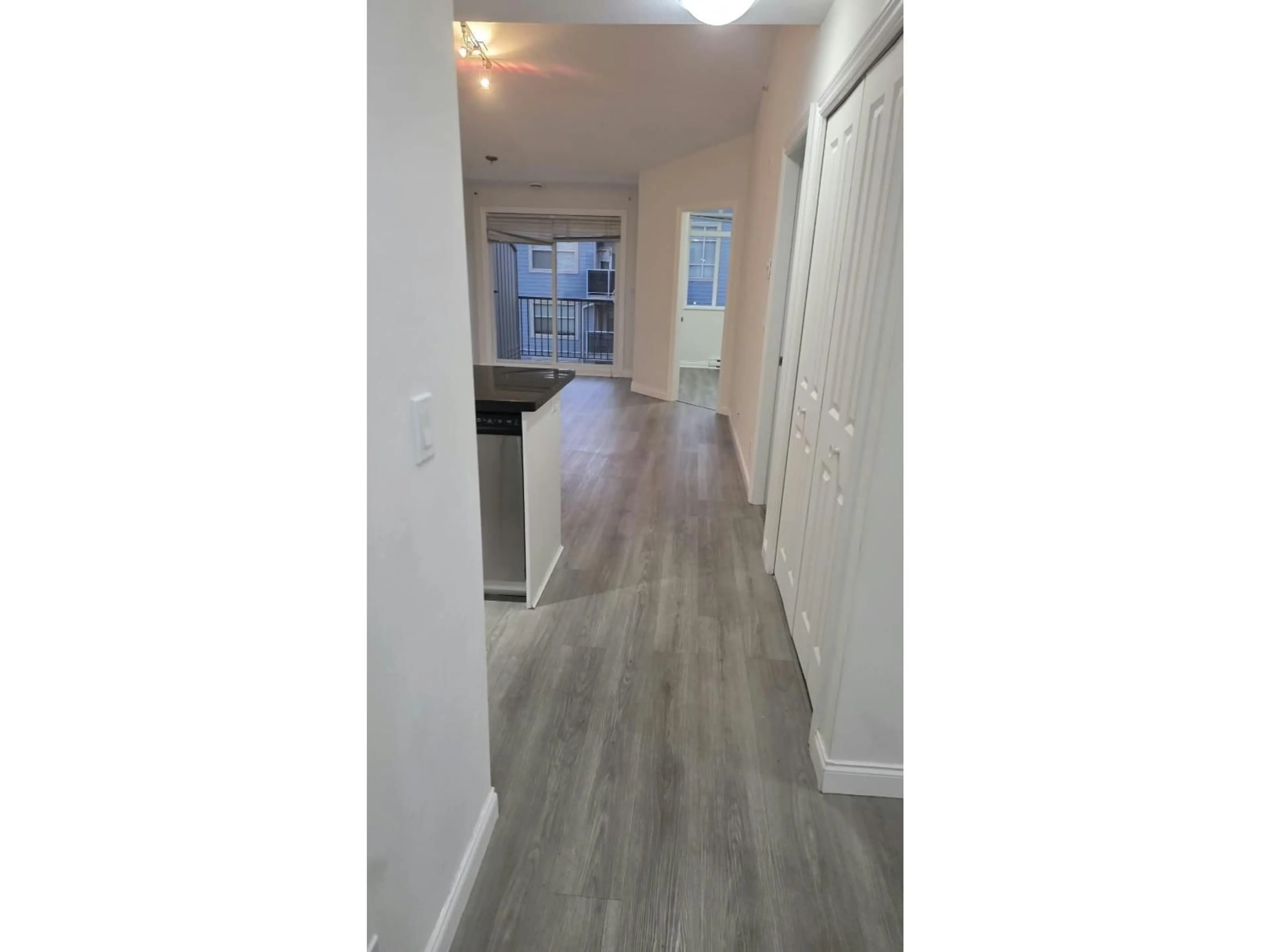 A pic of a room for 409 - 19939 55A AVENUE, Langley British Columbia V3A3X4