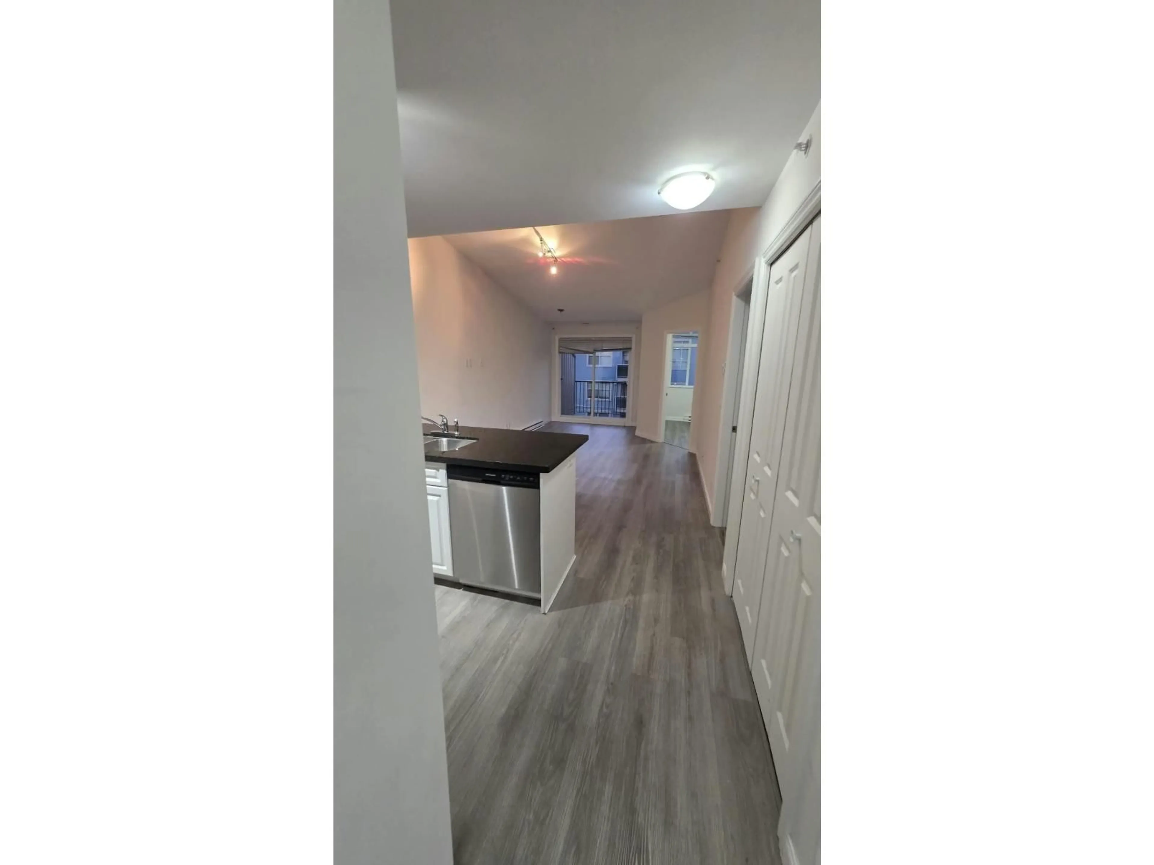 A pic of a room for 409 - 19939 55A AVENUE, Langley British Columbia V3A3X4