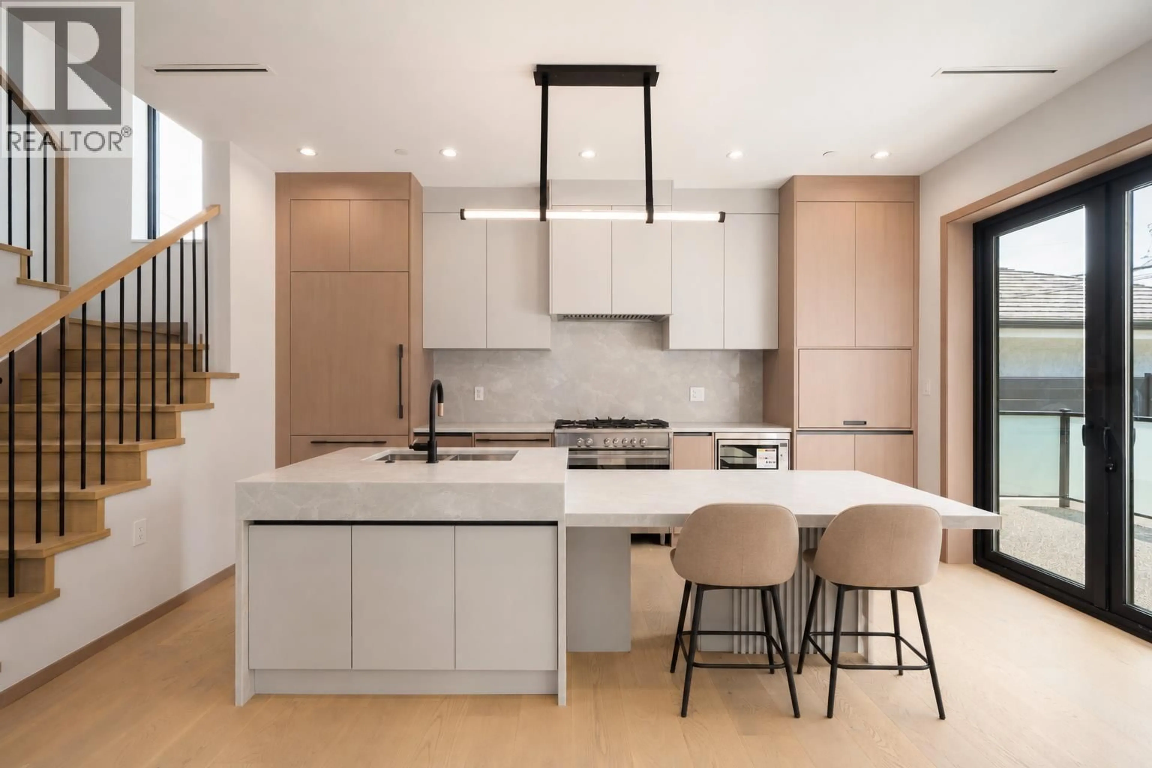 Contemporary kitchen, ceramic/tile floor for 2 - 1448 30TH AVENUE, Vancouver British Columbia V5N3A2