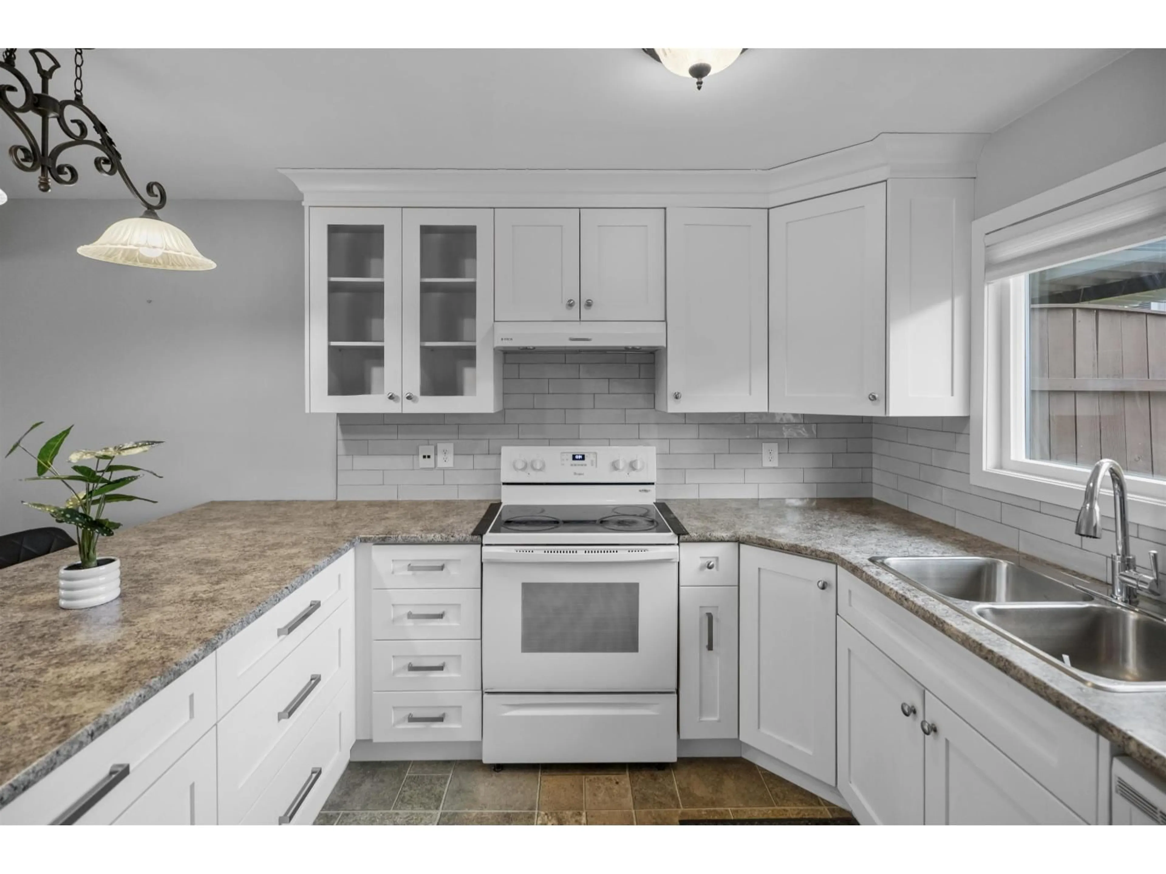 Standard kitchen, unknown for A - 46538 ROLINDE CRESCENT, Chilliwack British Columbia V2P6X5