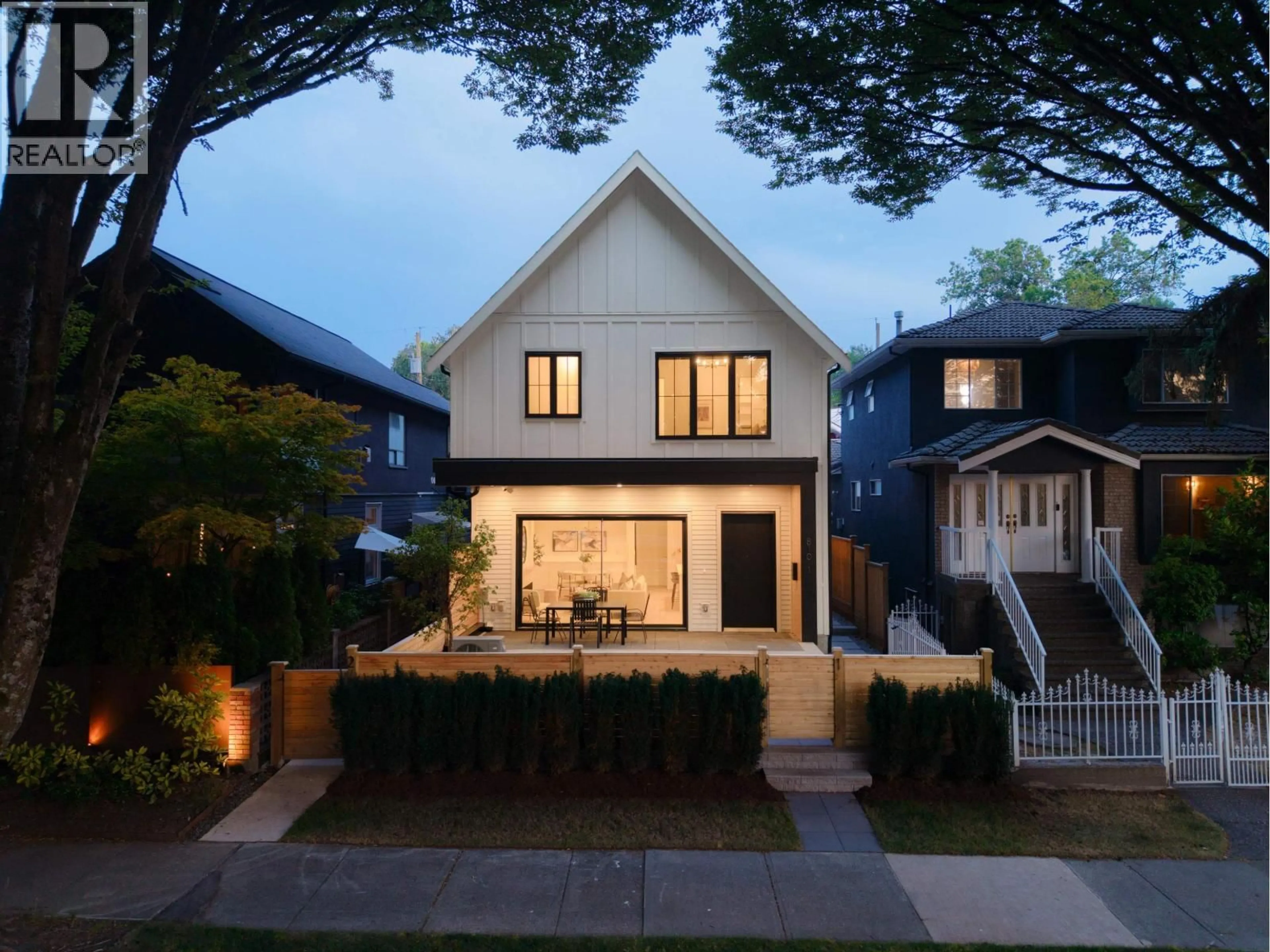 Home with brick exterior material, street for 1 - 810 22ND AVENUE, Vancouver British Columbia V5V1V7