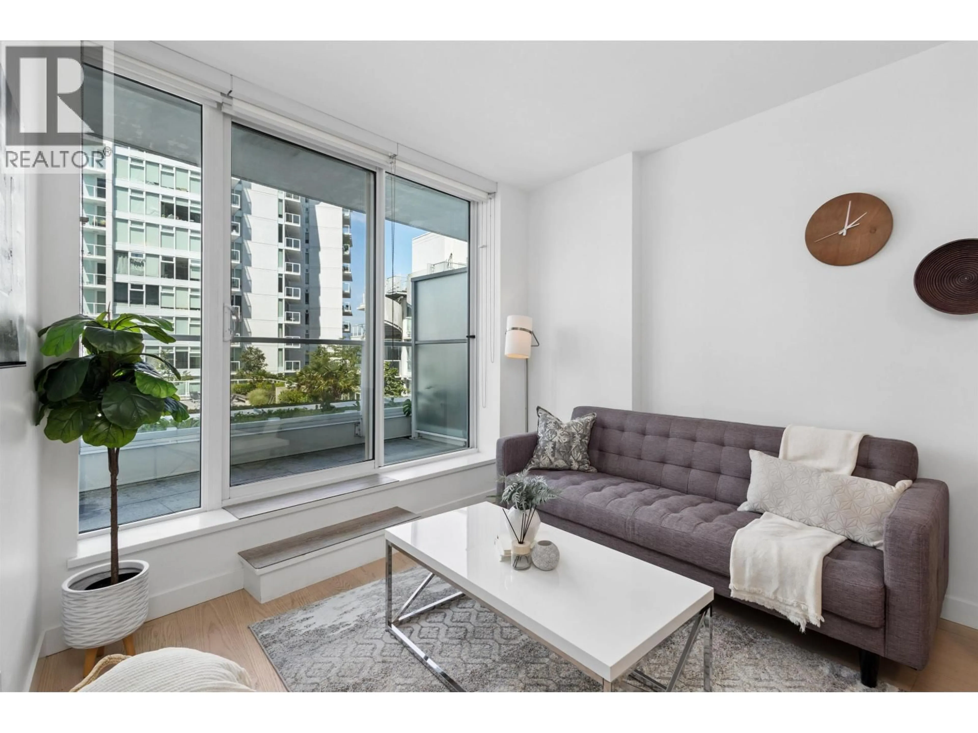Living room with furniture, unknown for 531 - 2220 KINGSWAY STREET, Vancouver British Columbia V5N0G4