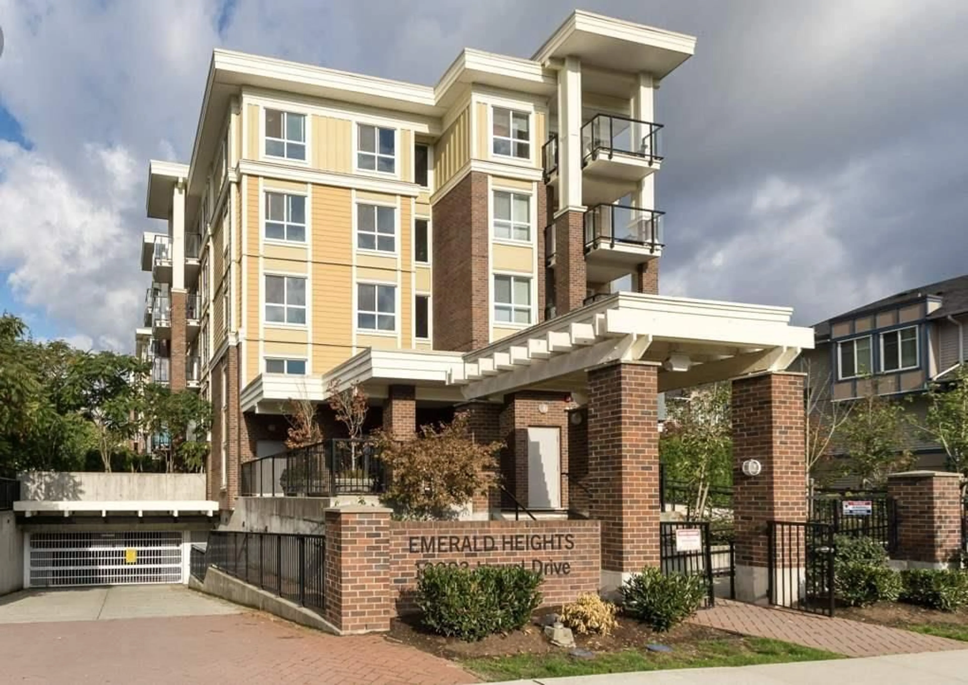 Unknown for 717 - 13883 LAUREL DRIVE, Surrey British Columbia V3T1A8