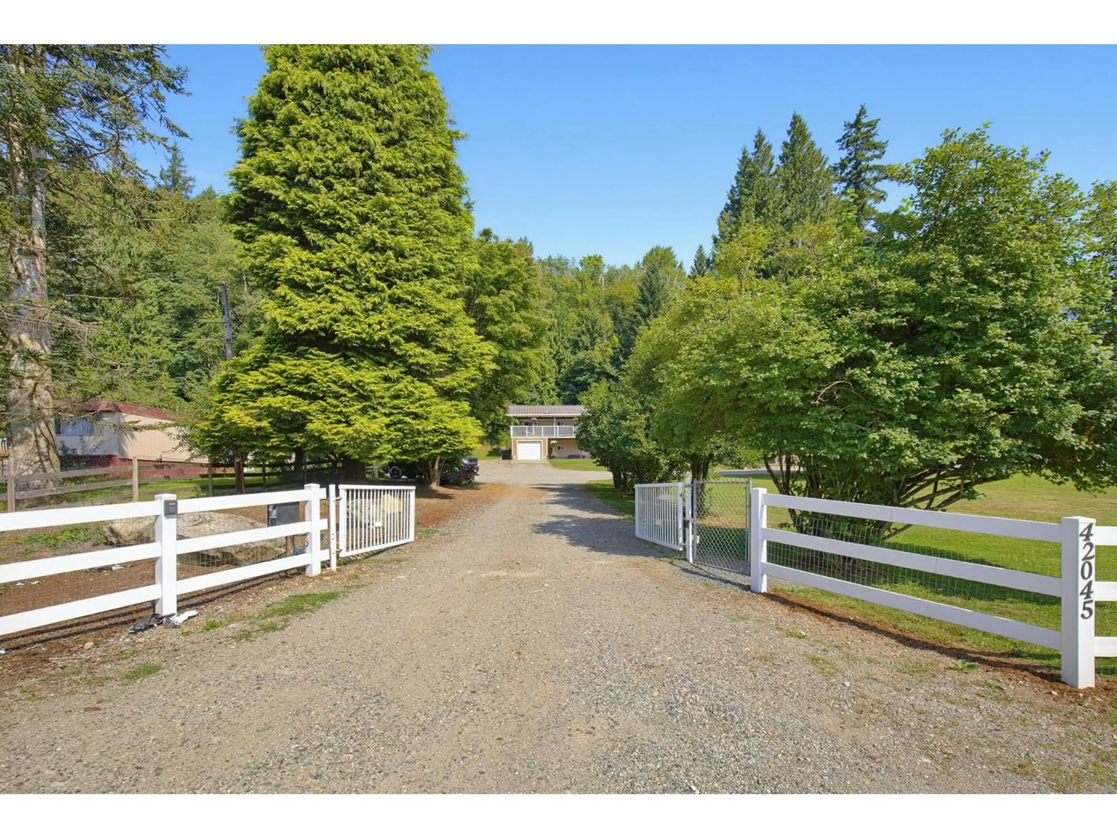 A pic from outside/outdoor area/front of a property/back of a property/a pic from drone, unknown for 42045 HUSBAND ROAD, Mission British Columbia V0M1G0