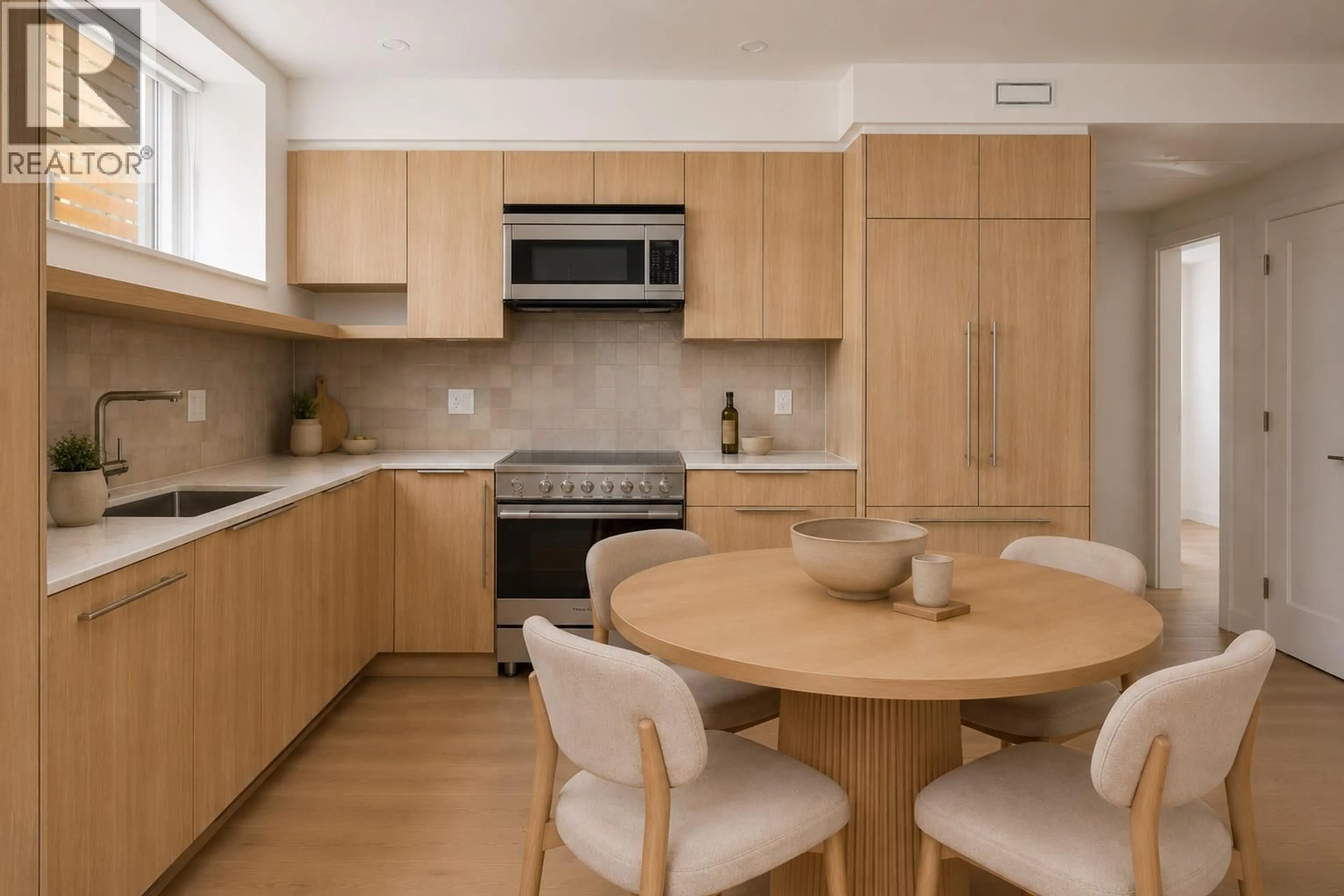 Standard kitchen, wood/laminate floor for 2 - 595 49TH AVENUE, Vancouver British Columbia V5W2H1