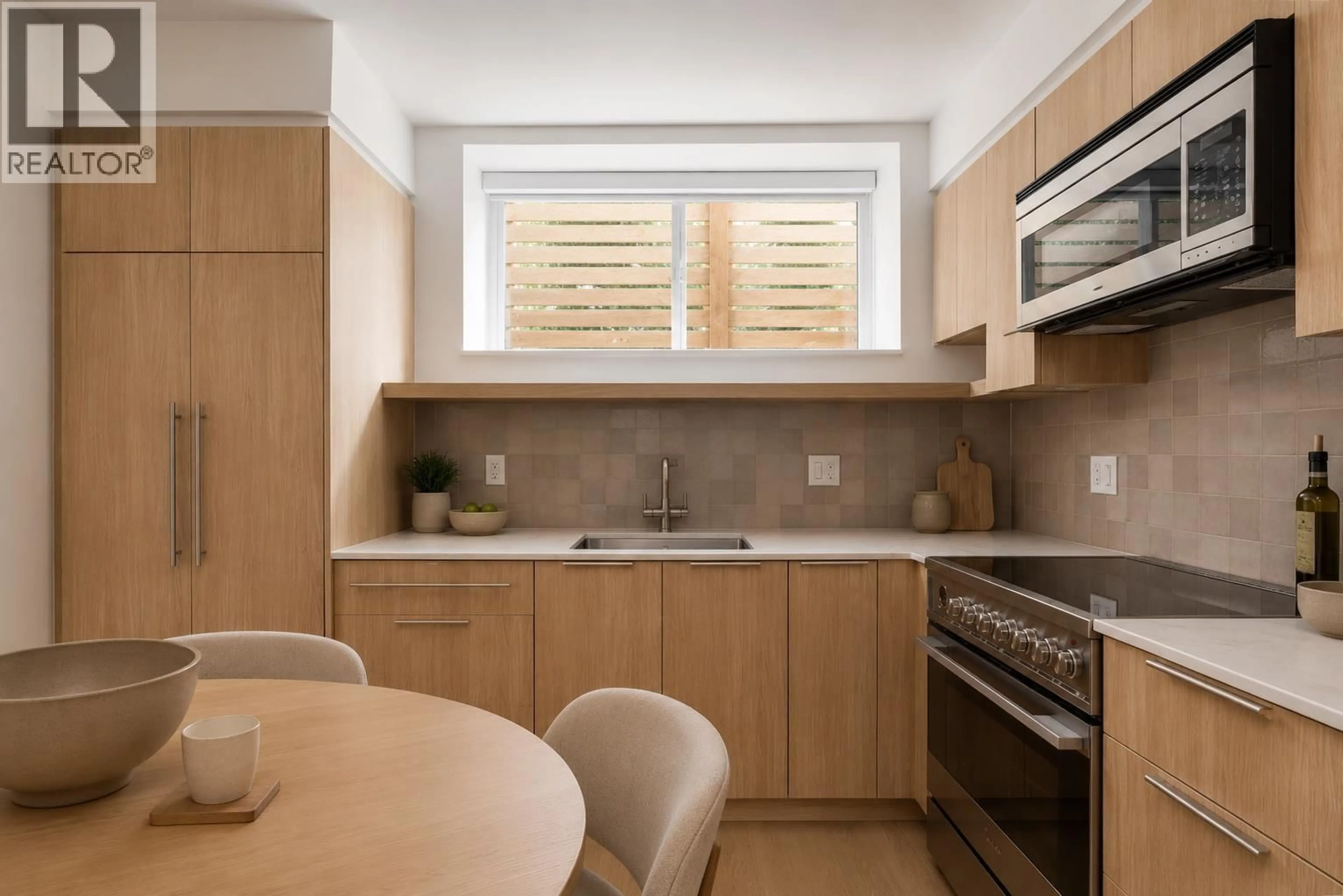 Standard kitchen, unknown for 2 - 595 49TH AVENUE, Vancouver British Columbia V5W2H1
