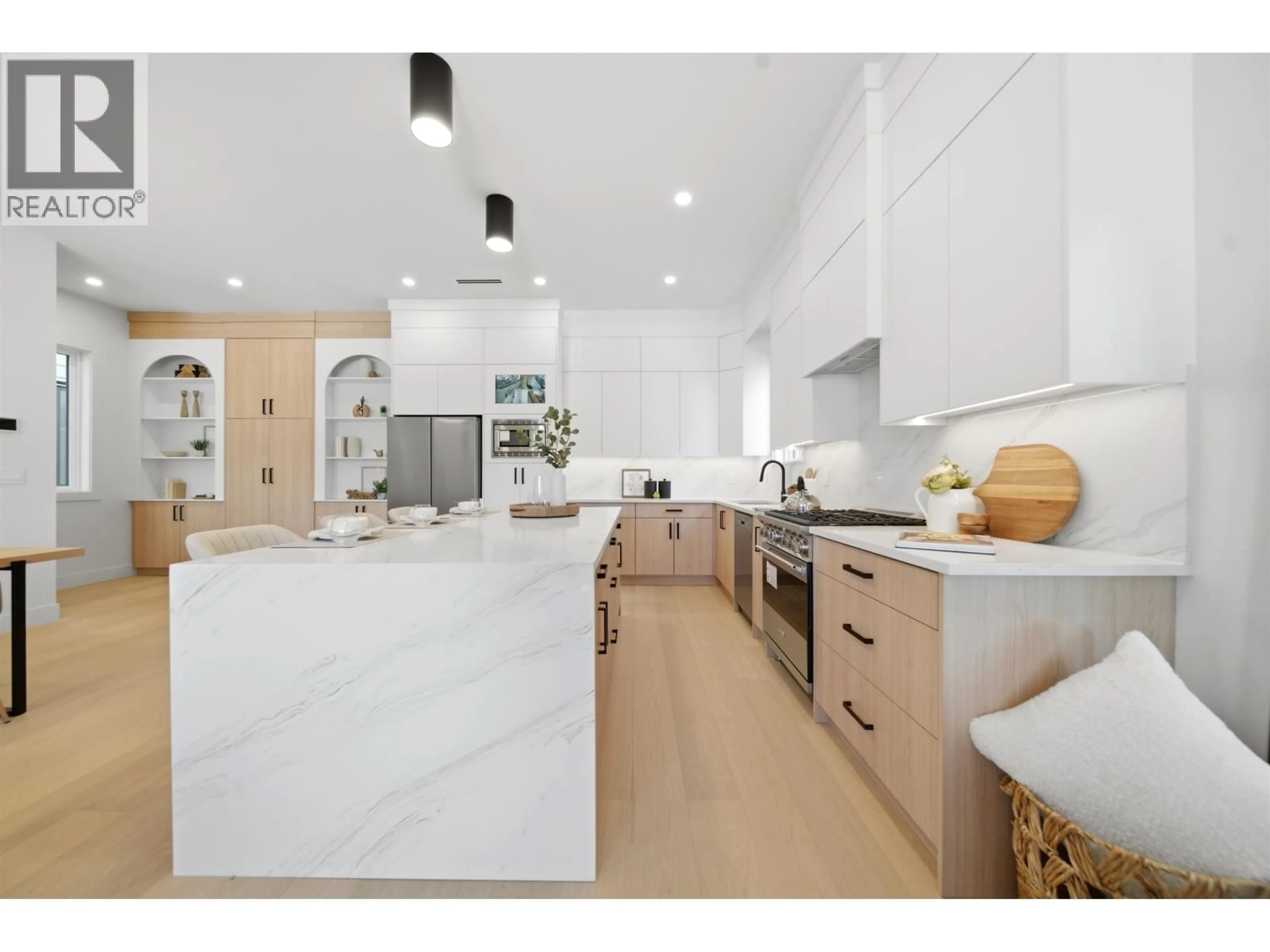 Open concept kitchen, ceramic/tile floor for 1 - 5406 MANOR STREET, Burnaby British Columbia V5G1B7