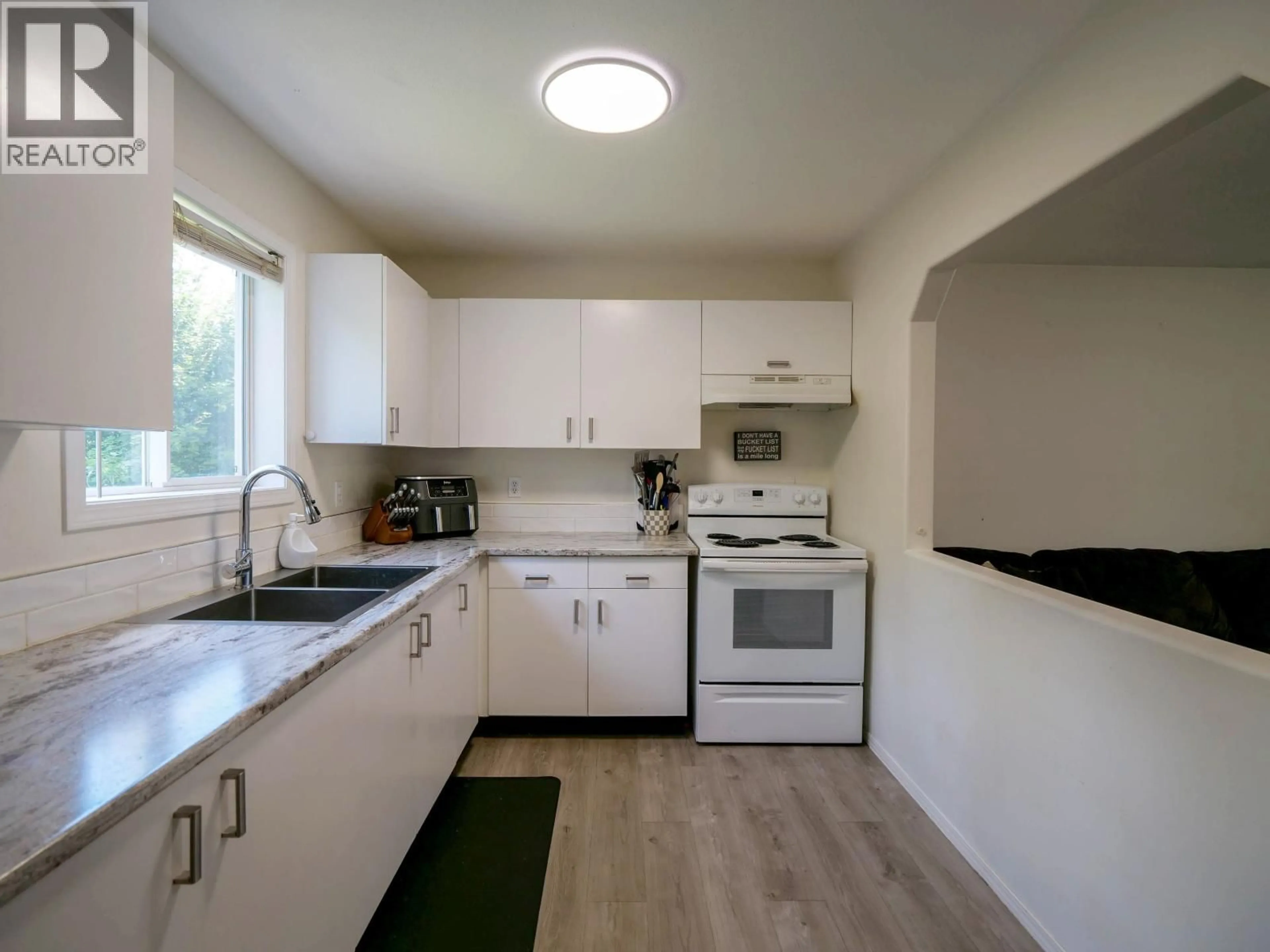 Standard kitchen, unknown for 4 - 410 PINCHBECK STREET, Quesnel British Columbia V2J6A3