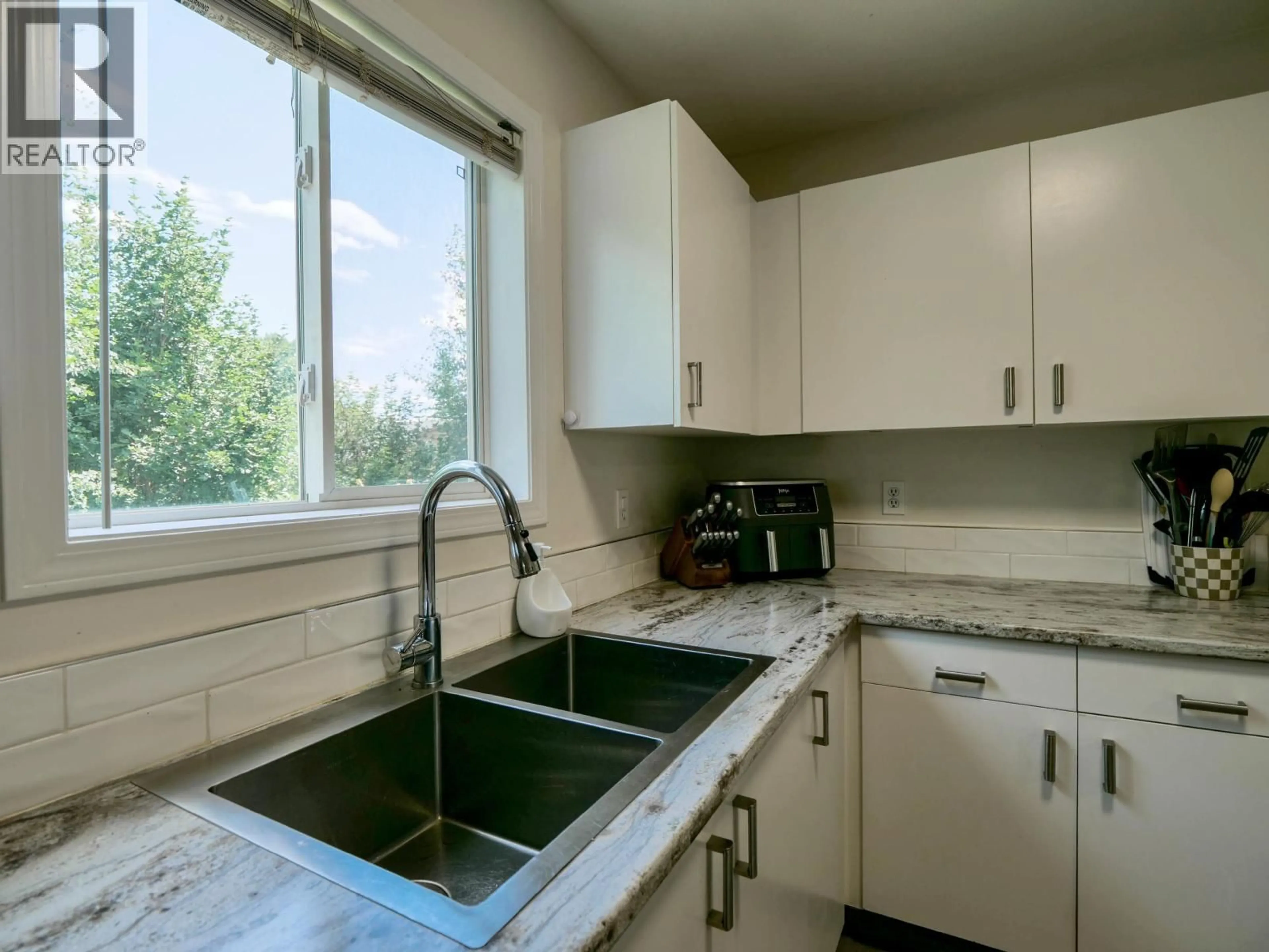 Standard kitchen, unknown for 4 - 410 PINCHBECK STREET, Quesnel British Columbia V2J6A3