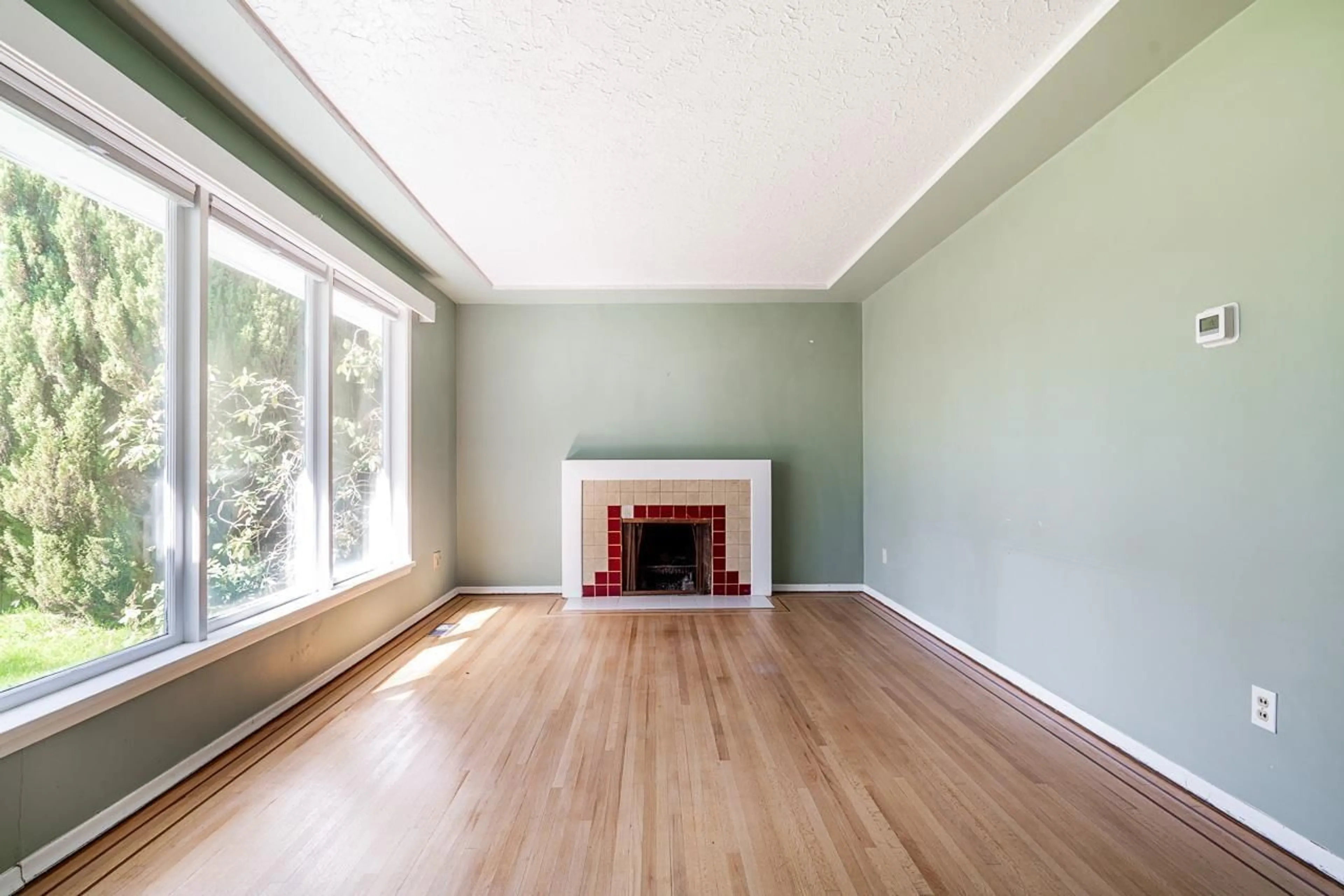 A pic of a room for 15405 SEMIAHMOO AVENUE, White Rock British Columbia V4B1T6
