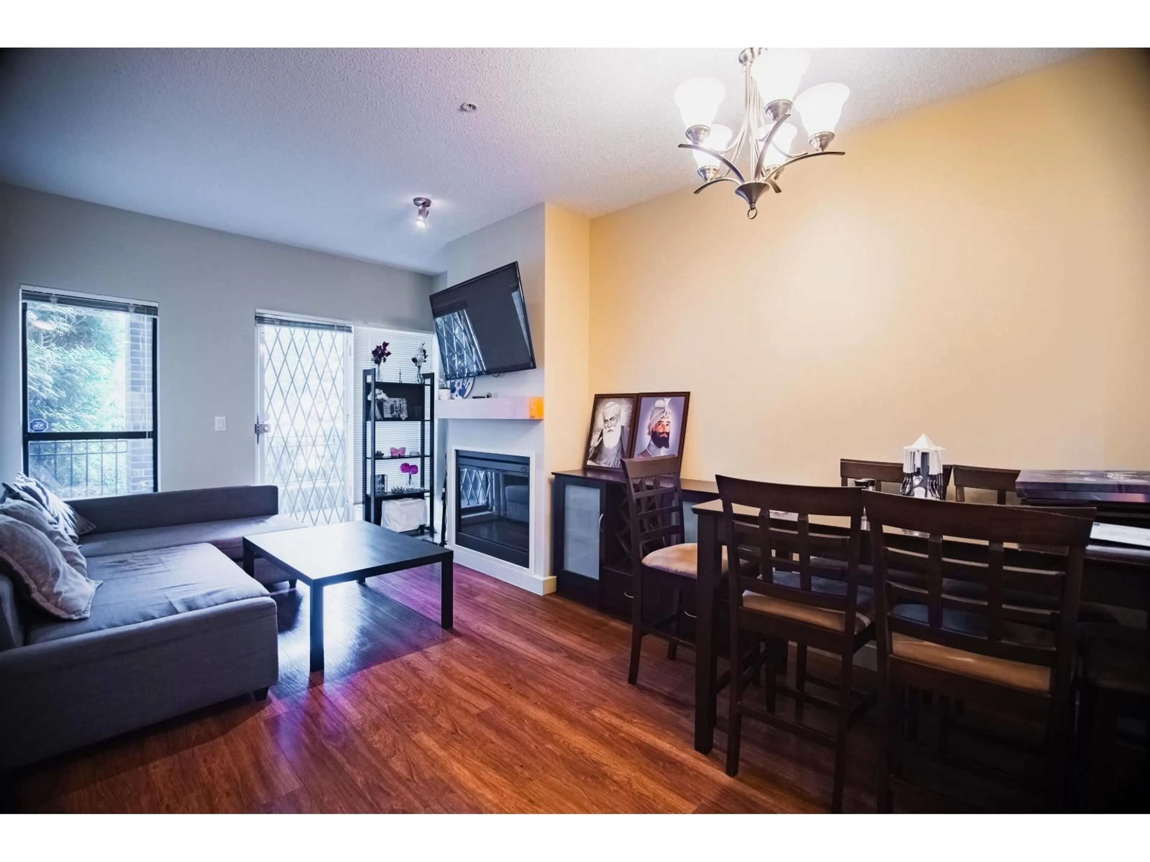 Unknown for 124 - 10838 CITY PARKWAY, Surrey British Columbia V3T5X9