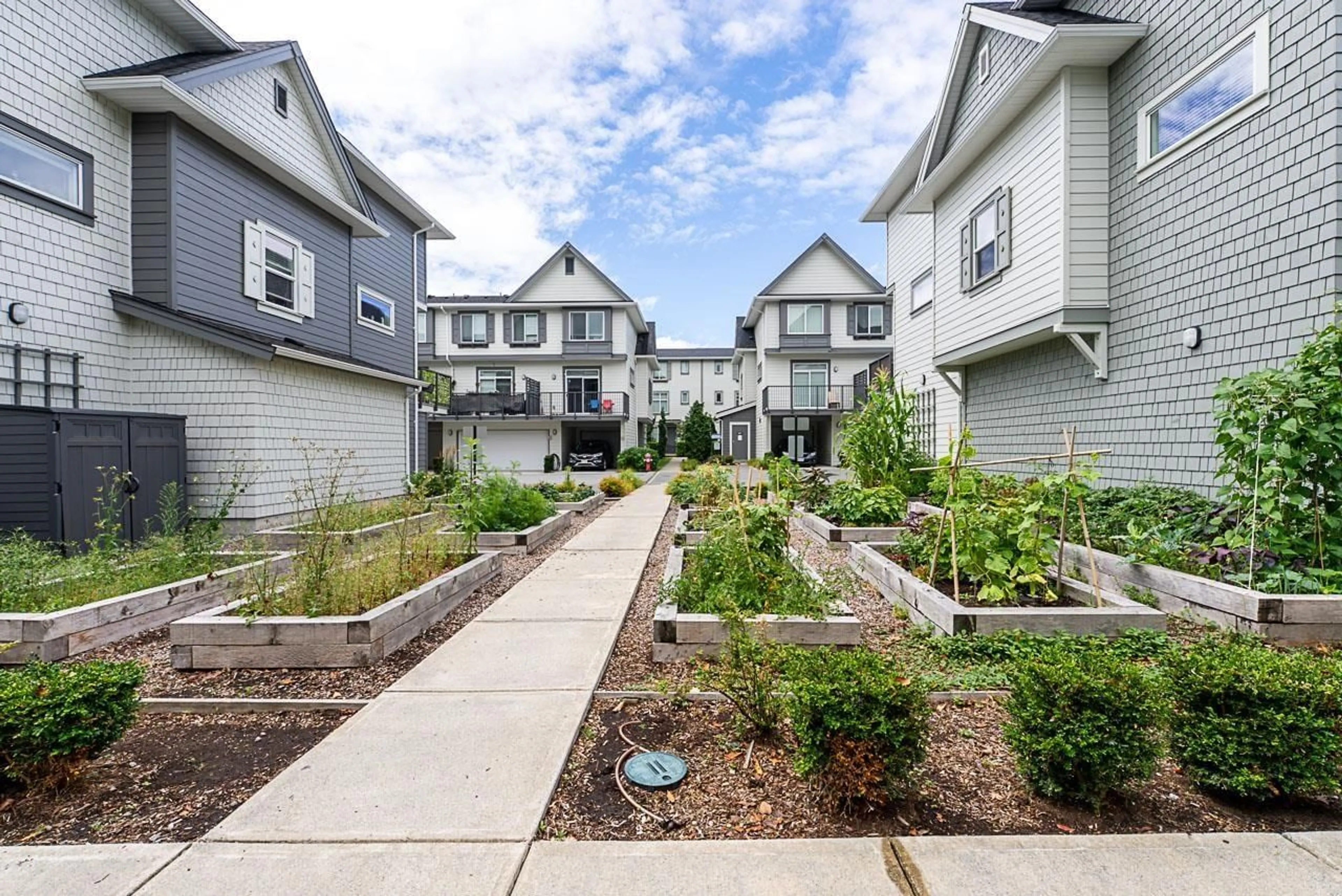 Patio, street for 26 - 15850 85 AVENUE, Surrey British Columbia V4N6W2
