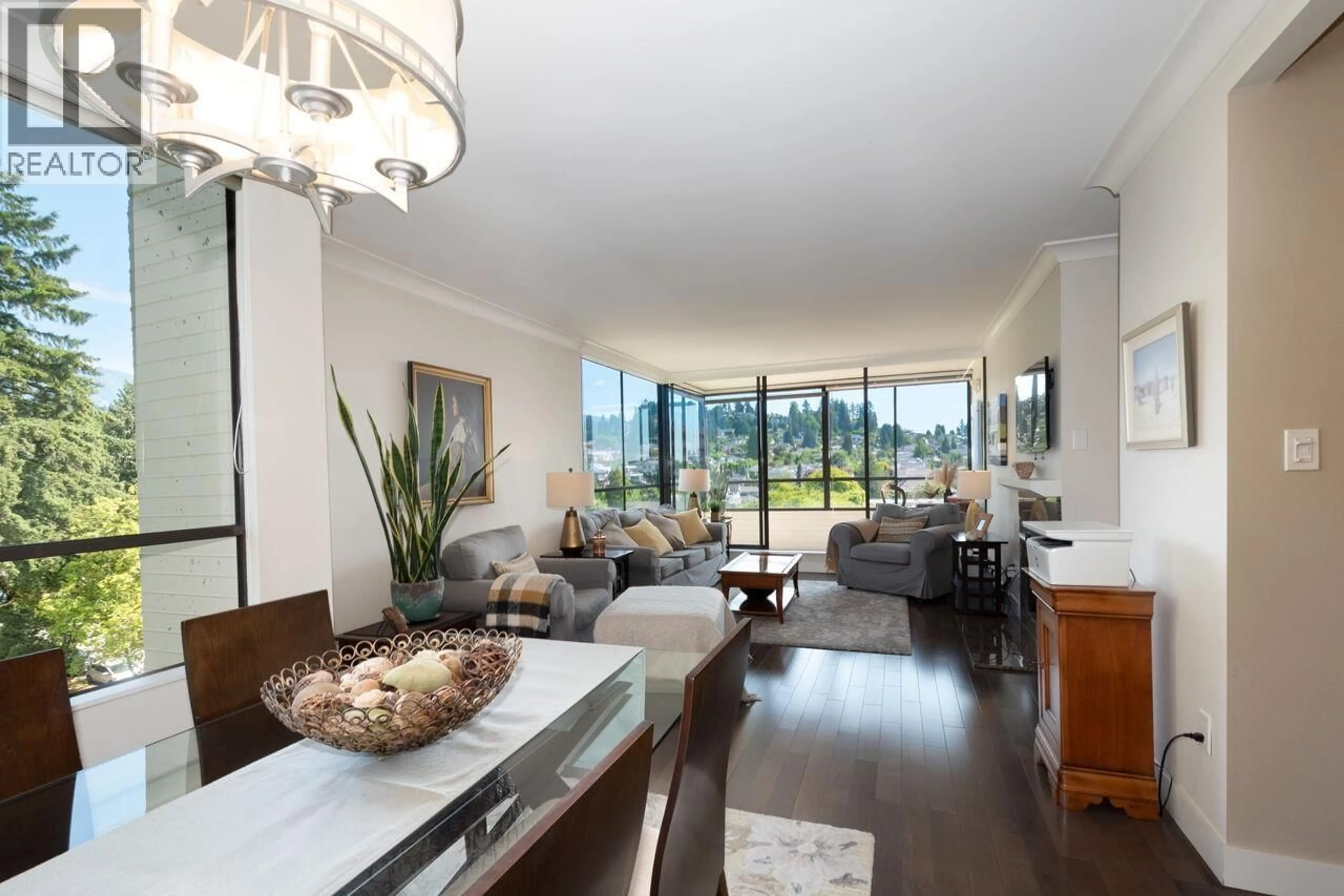 Living room with furniture, unknown for 802 - 1412 ESQUIMALT AVENUE, West Vancouver British Columbia V7T1K7