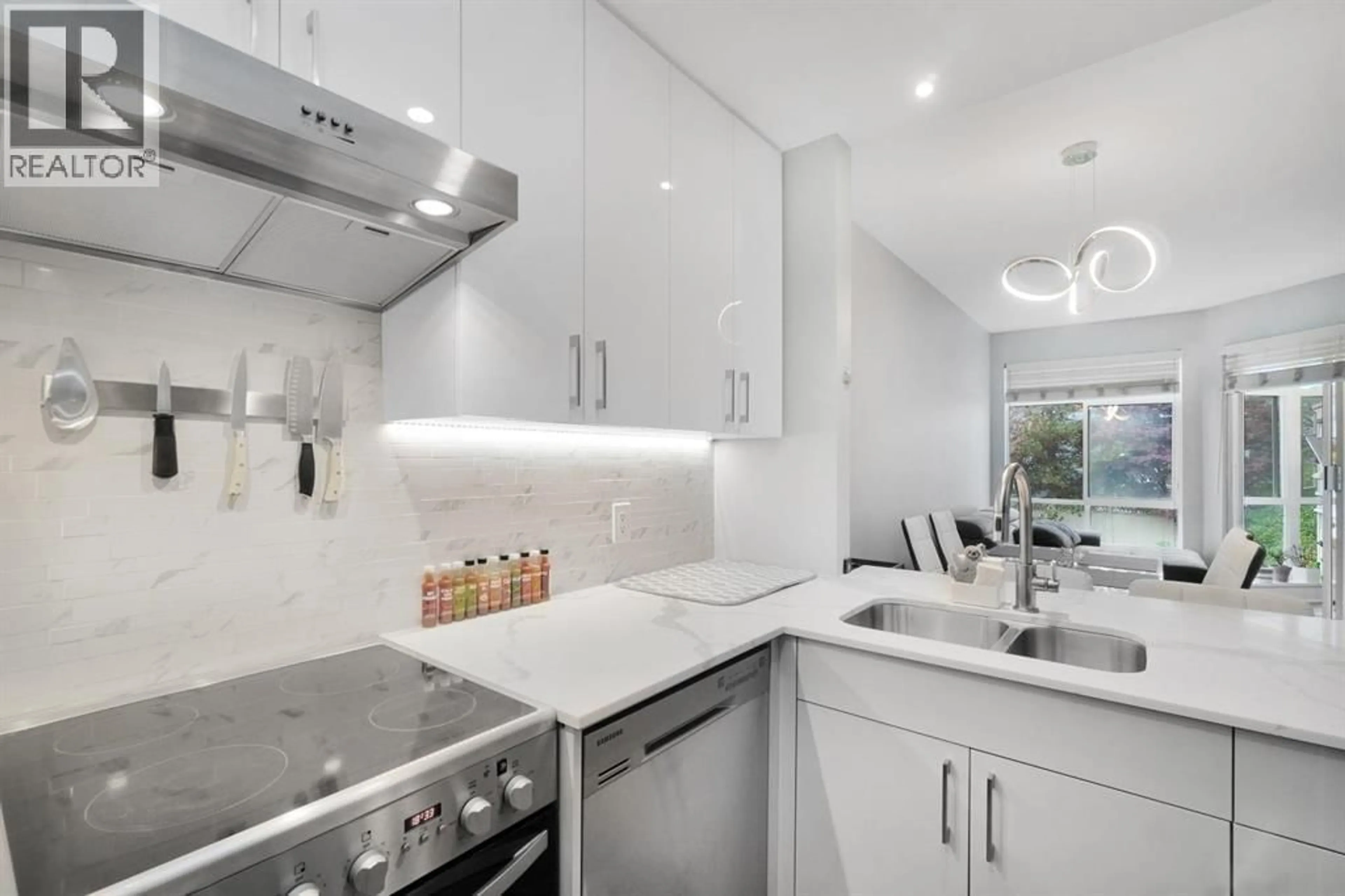 Standard kitchen, ceramic/tile floor for 306 - 630 ROCHE POINT DRIVE, North Vancouver British Columbia V7H3A1