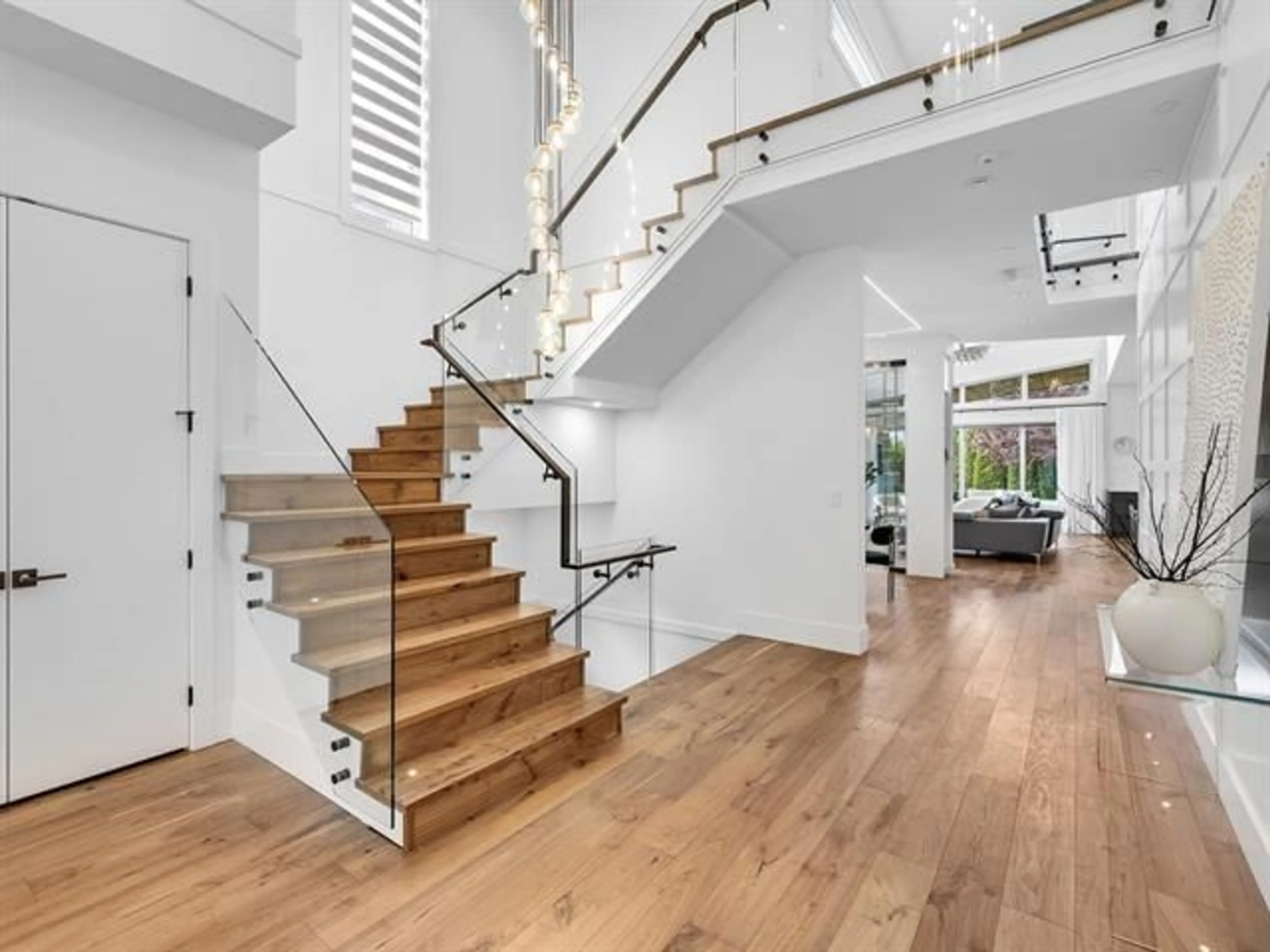 Stairs for 2875 164A STREET, Surrey British Columbia V3Z0X9