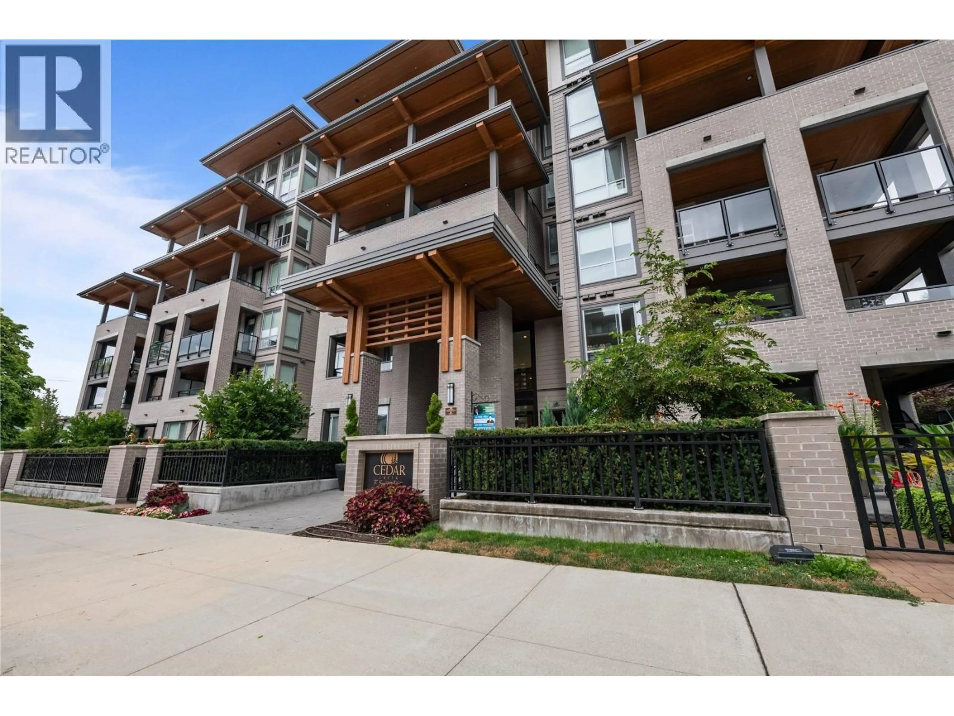 Patio, unknown for 612 - 7588 16TH STREET, Burnaby British Columbia V3N0H8