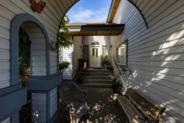 8729 164 STREET, Surrey 2