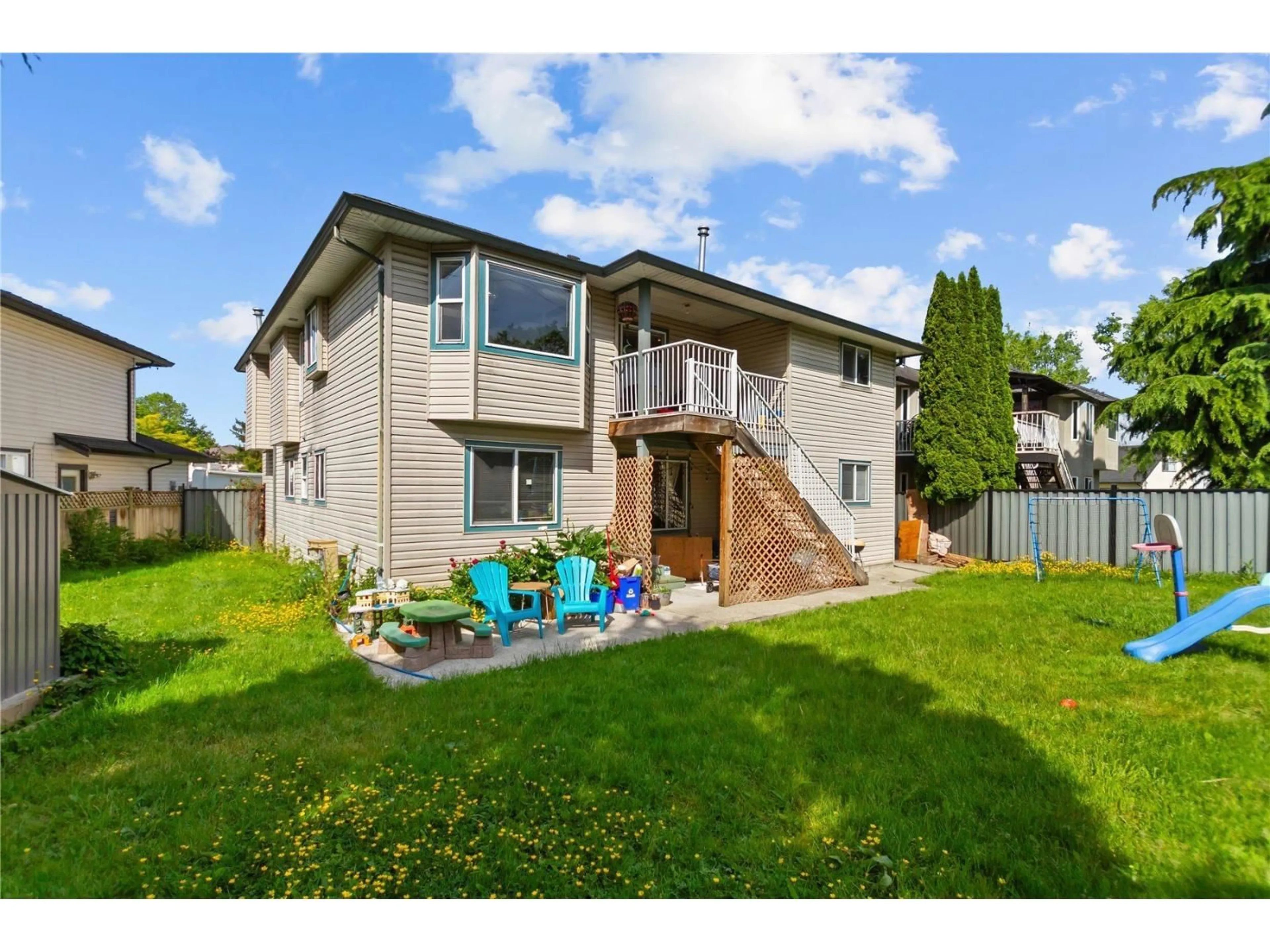 A pic from outside/outdoor area/front of a property/back of a property/a pic from drone, unknown for 21549 50A AVENUE, Langley British Columbia V3A8W4