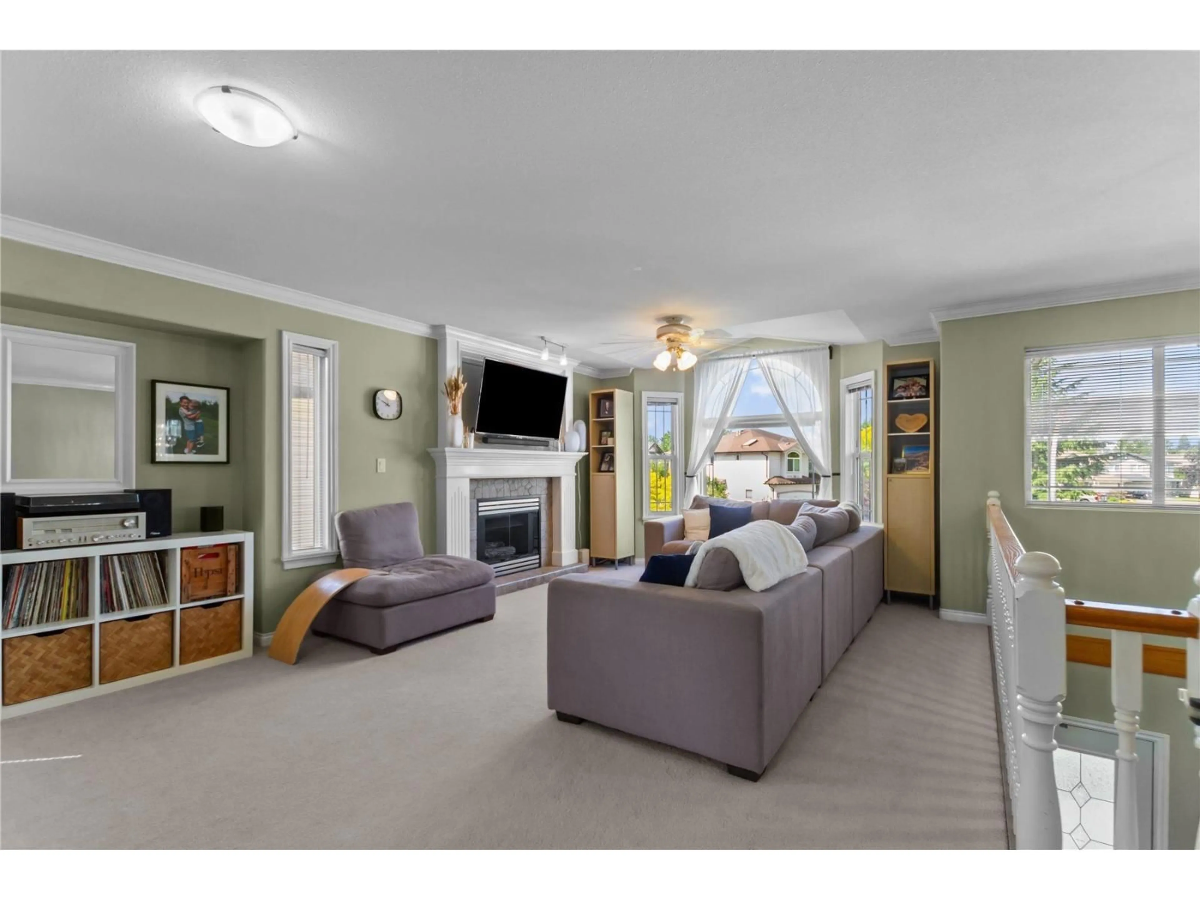 Living room with furniture, unknown for 21549 50A AVENUE, Langley British Columbia V3A8W4