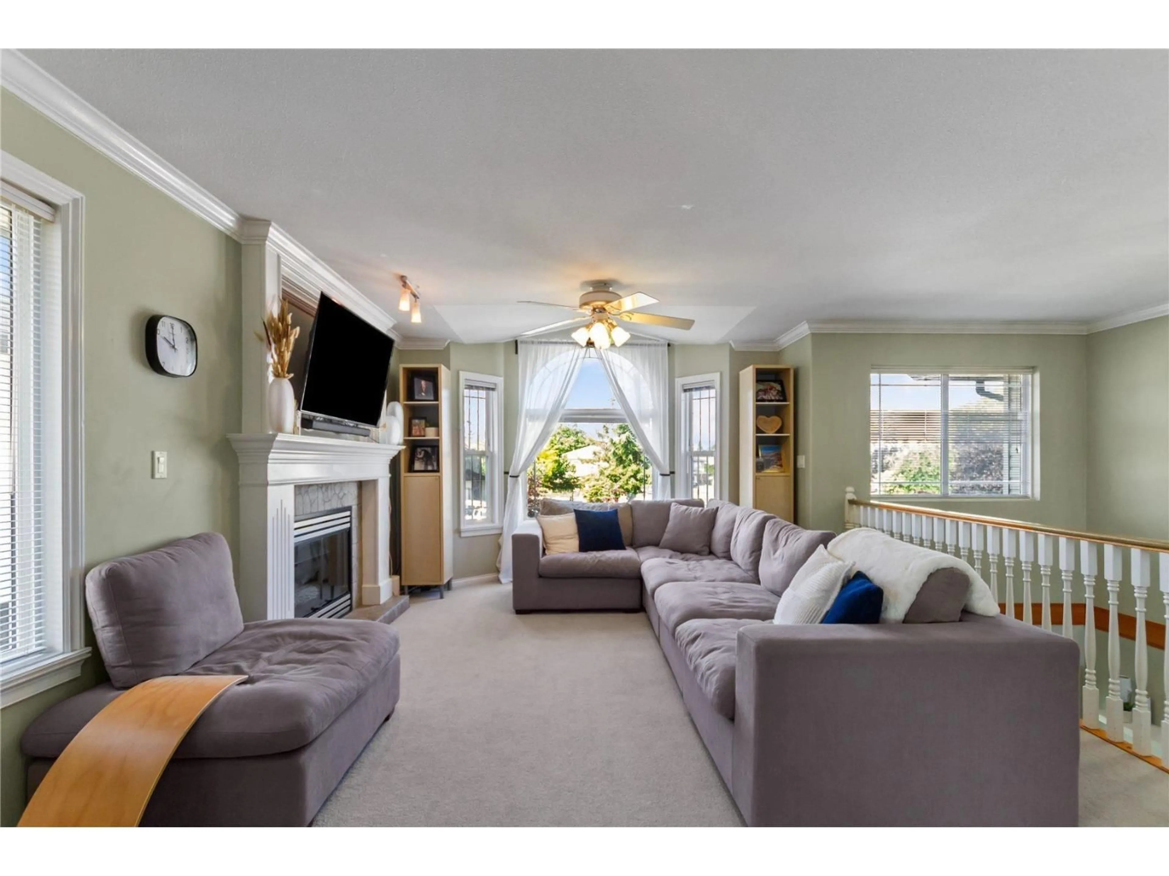 Living room with furniture, unknown for 21549 50A AVENUE, Langley British Columbia V3A8W4