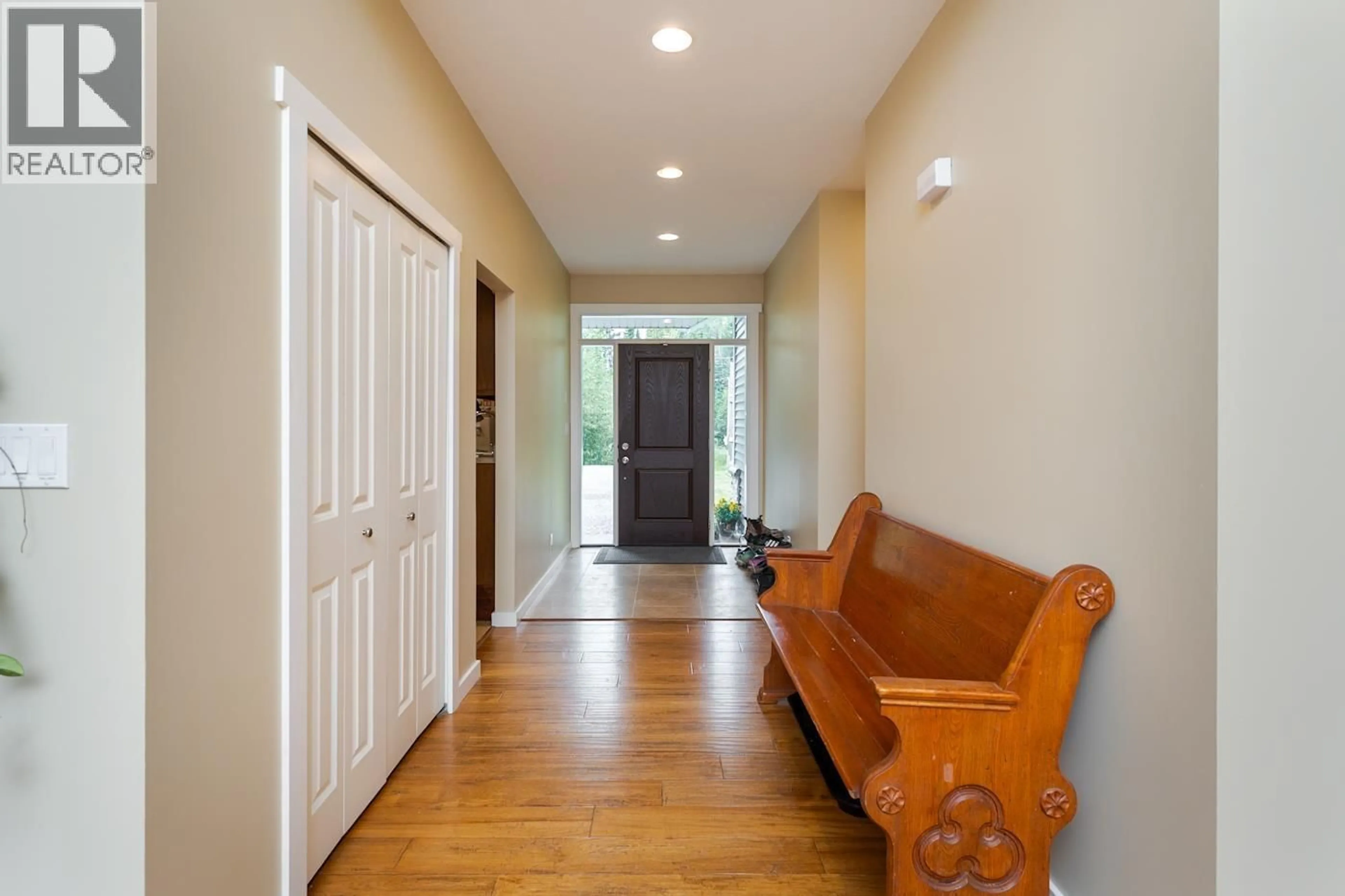 Indoor entryway for 4645 SHELLBROOK ROAD, Prince George British Columbia V2K5V4