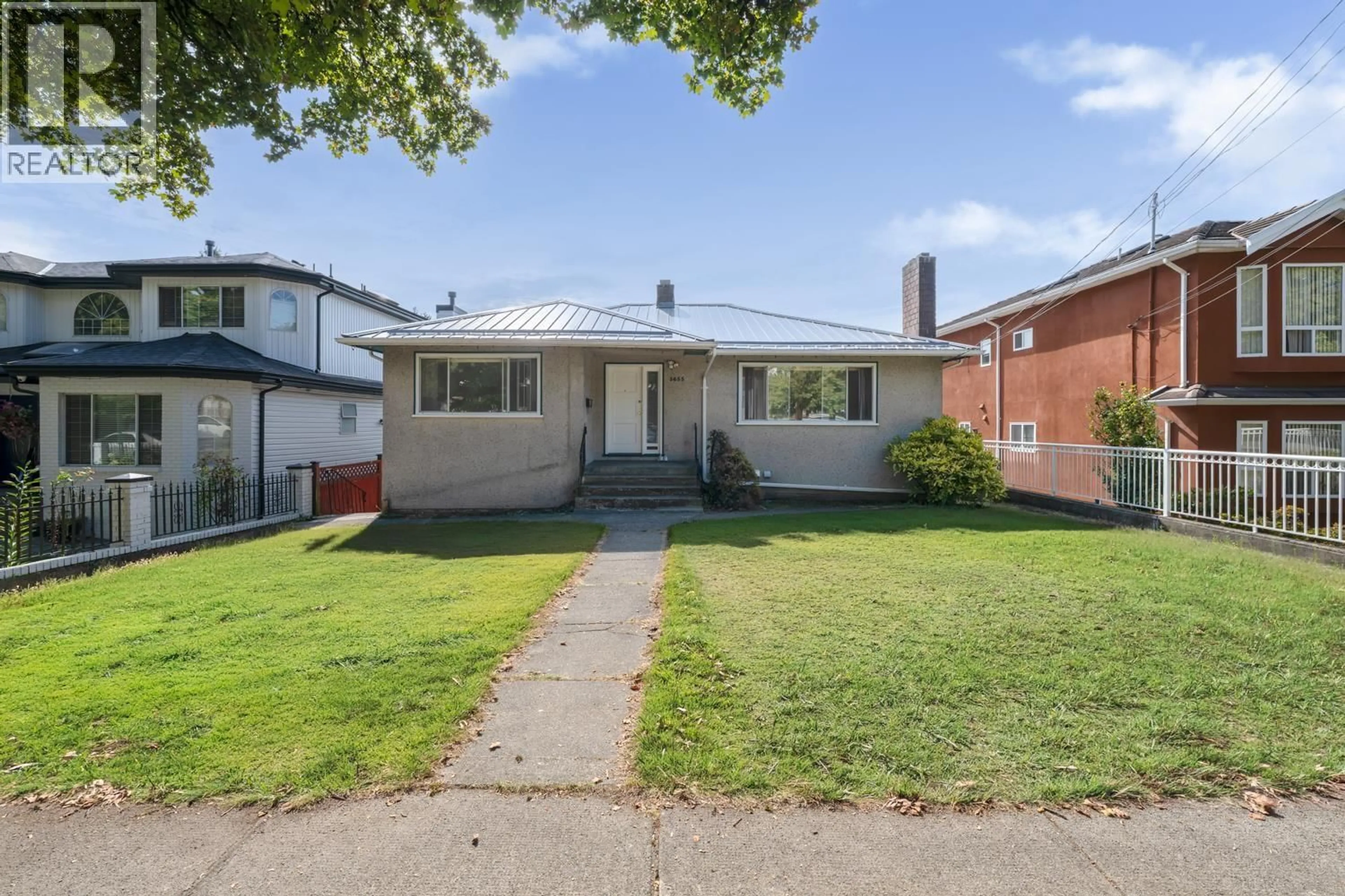 Unknown for 5655 LANCASTER STREET, Vancouver British Columbia V5R4A6