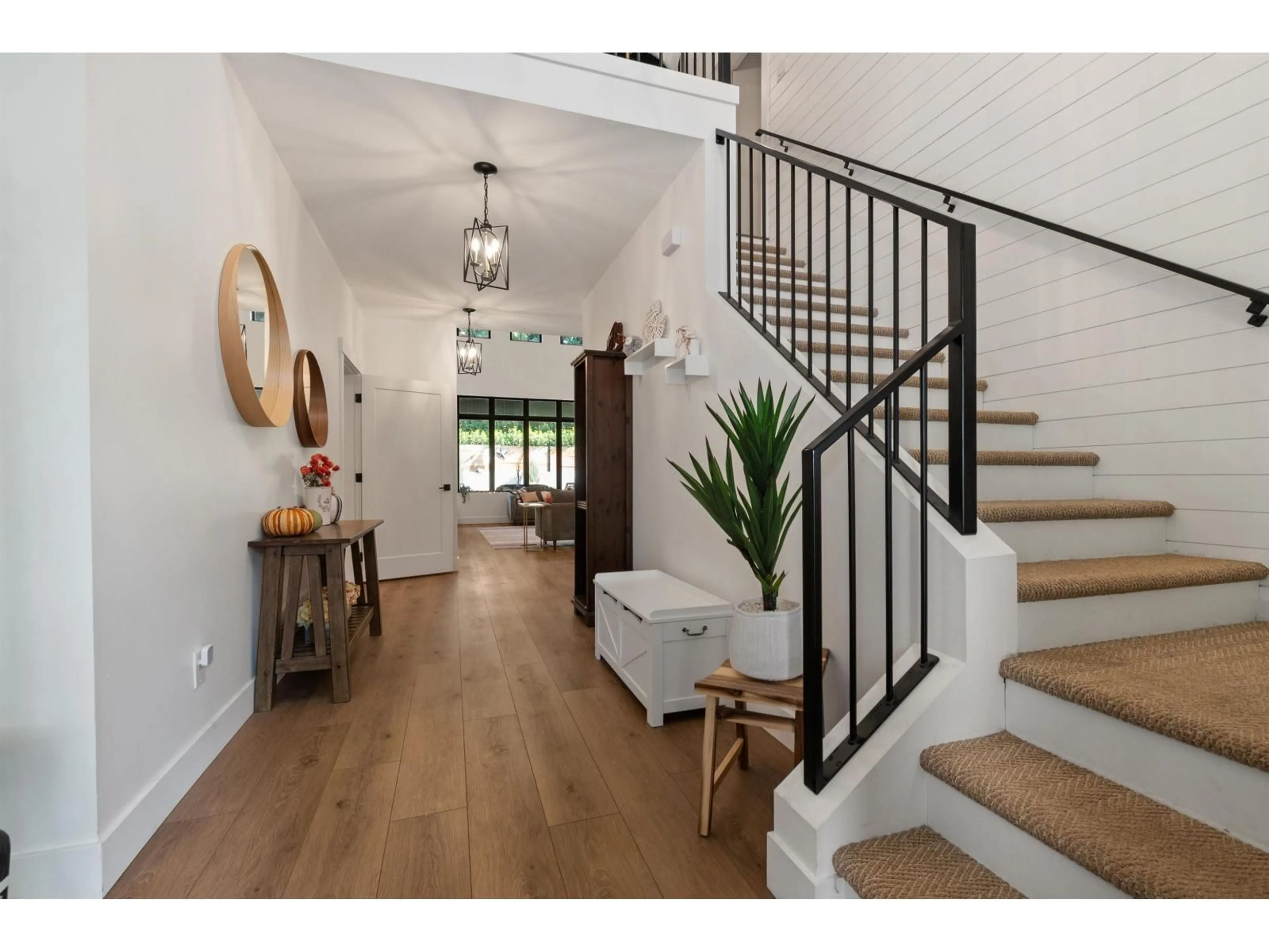 Indoor entryway for 10292 ROYALWOOD BOULEVARD, Chilliwack British Columbia V0X1X1
